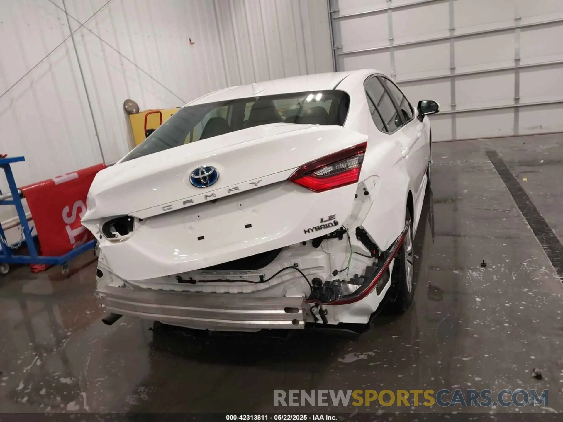 16 Photograph of a damaged car 4T1C31AK1NU583166 TOYOTA CAMRY 2022
