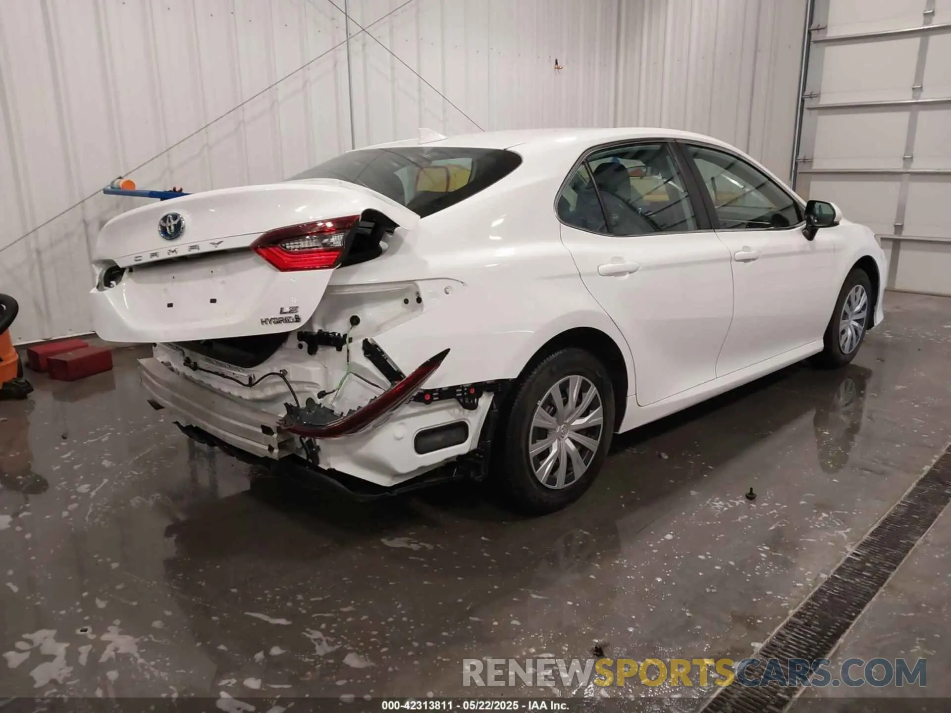 4 Photograph of a damaged car 4T1C31AK1NU583166 TOYOTA CAMRY 2022