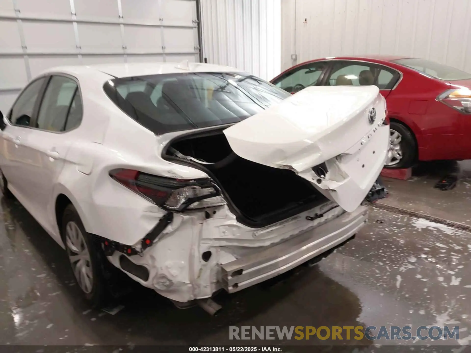 6 Photograph of a damaged car 4T1C31AK1NU583166 TOYOTA CAMRY 2022