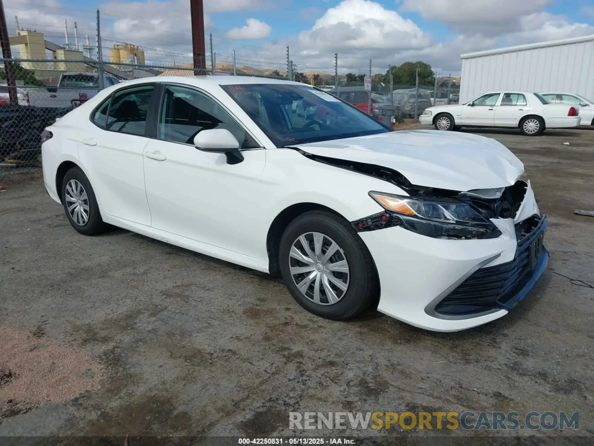 1 Photograph of a damaged car 4T1C31AK2NU571656 TOYOTA CAMRY 2022