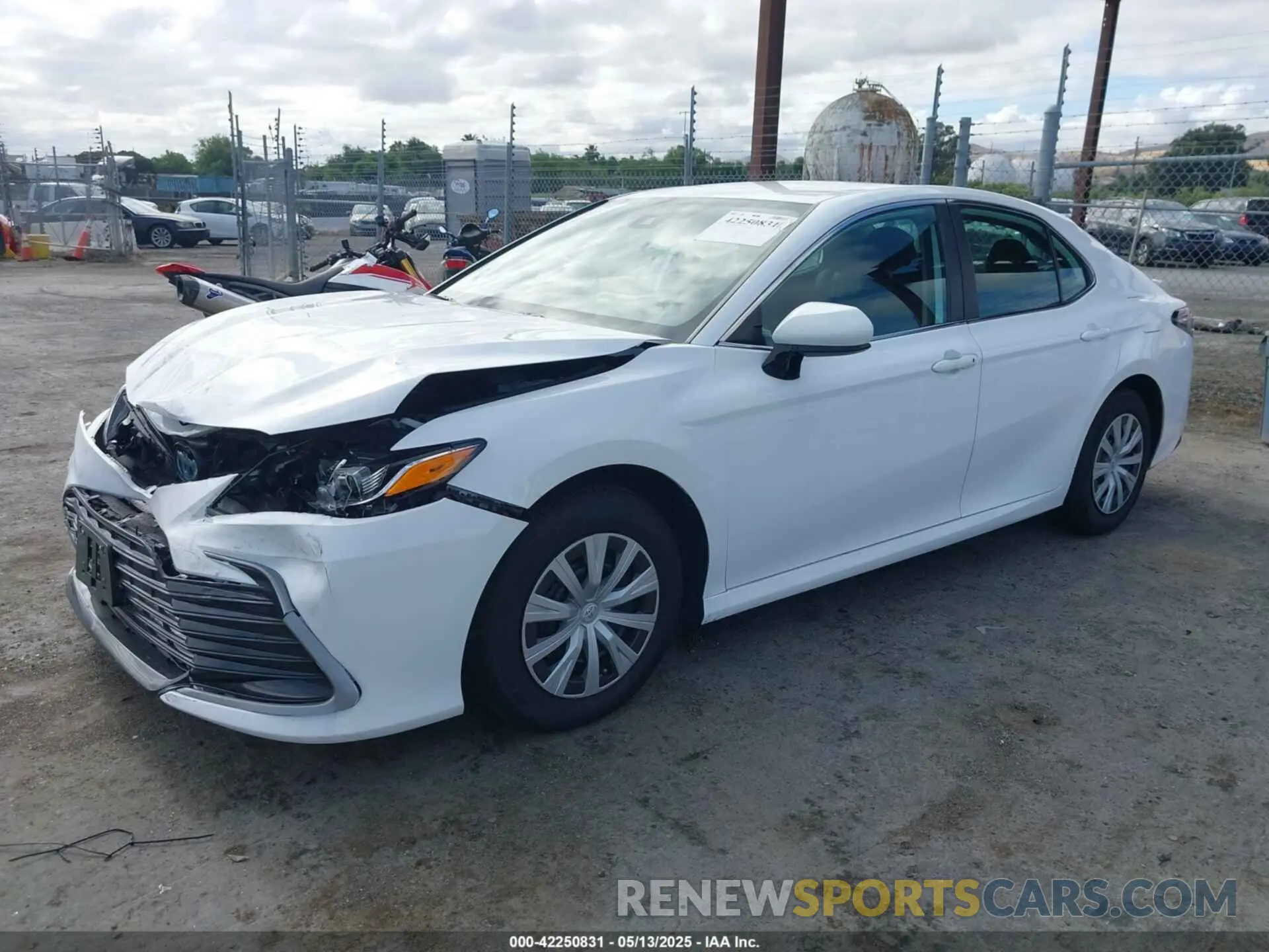 2 Photograph of a damaged car 4T1C31AK2NU571656 TOYOTA CAMRY 2022