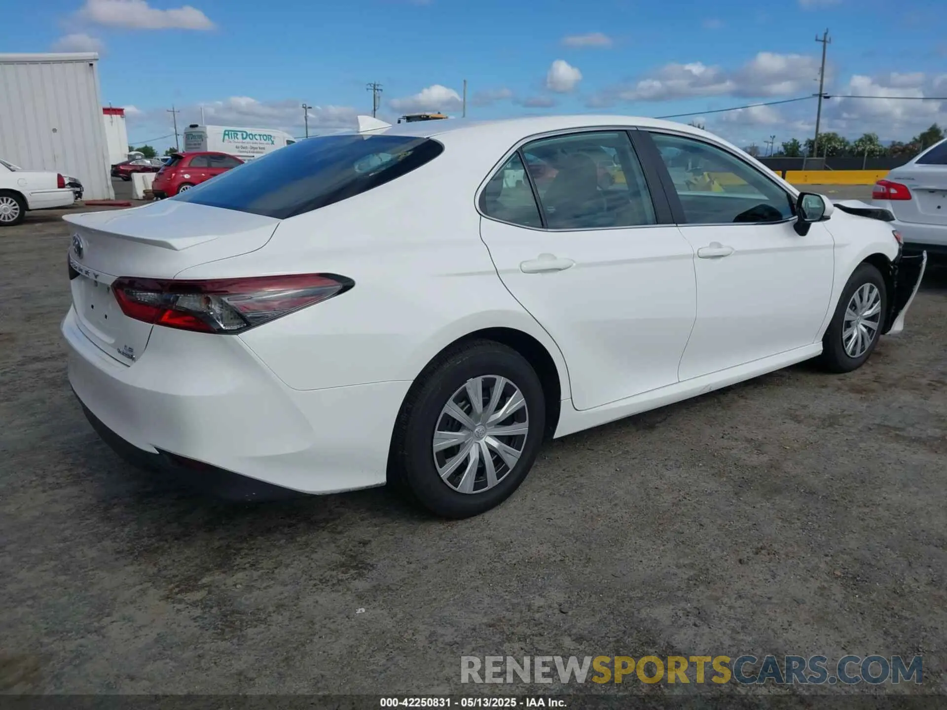 4 Photograph of a damaged car 4T1C31AK2NU571656 TOYOTA CAMRY 2022