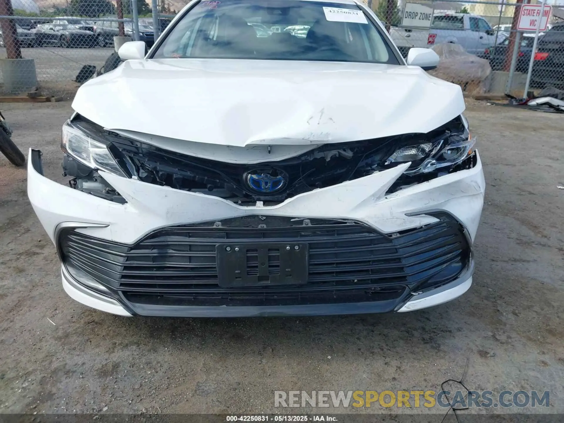6 Photograph of a damaged car 4T1C31AK2NU571656 TOYOTA CAMRY 2022