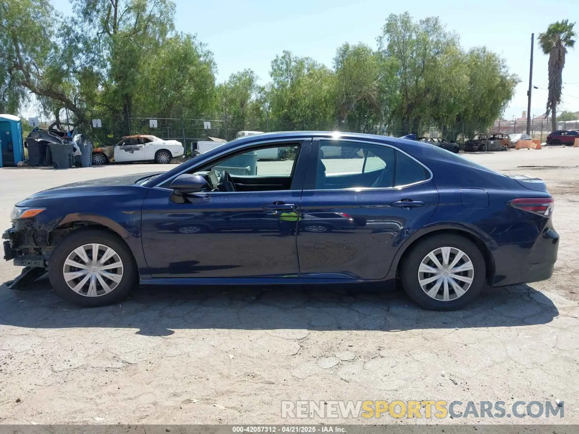 14 Photograph of a damaged car 4T1C31AK2NU572063 TOYOTA CAMRY 2022