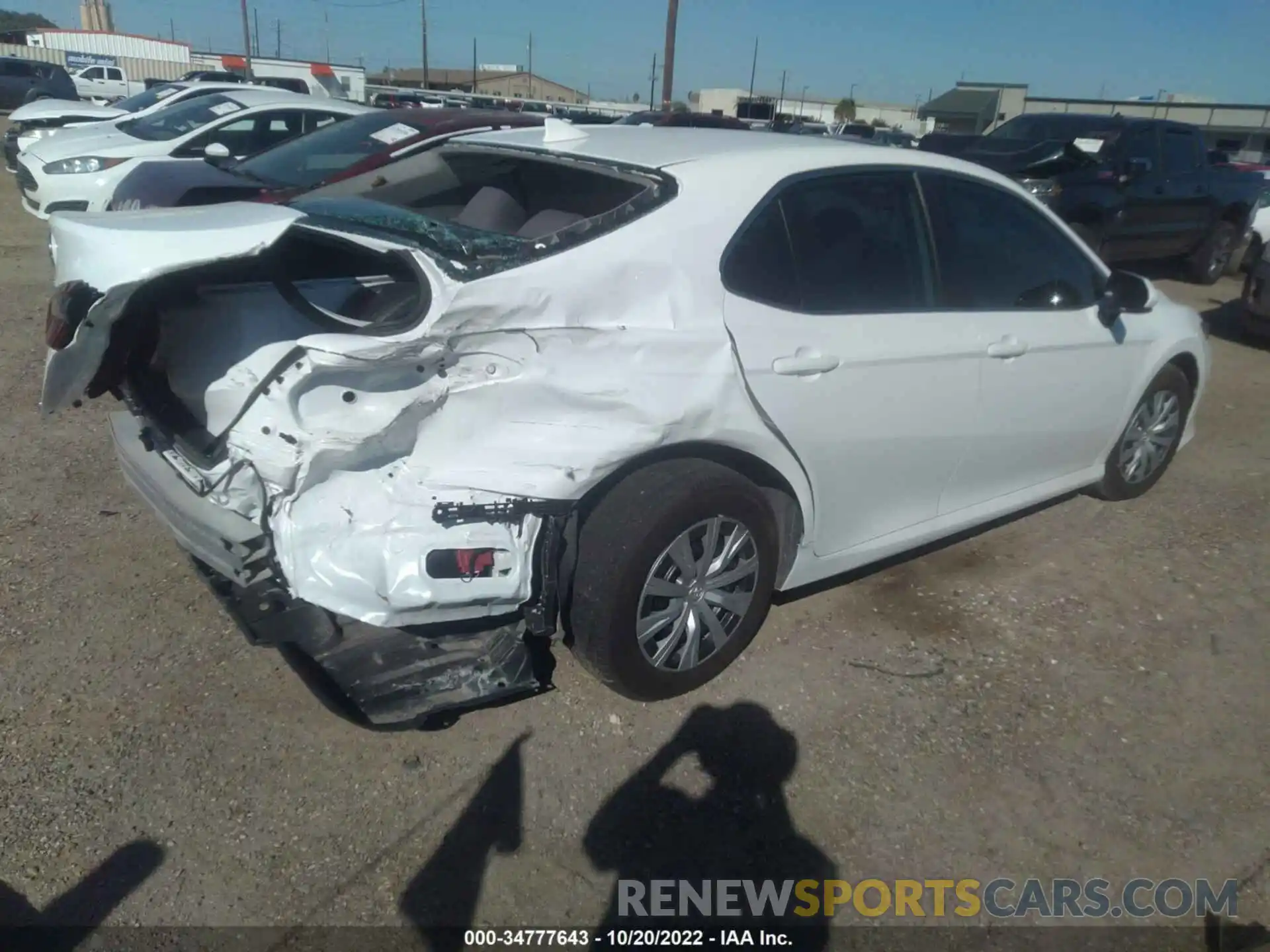 4 Photograph of a damaged car 4T1C31AK2NU572547 TOYOTA CAMRY 2022