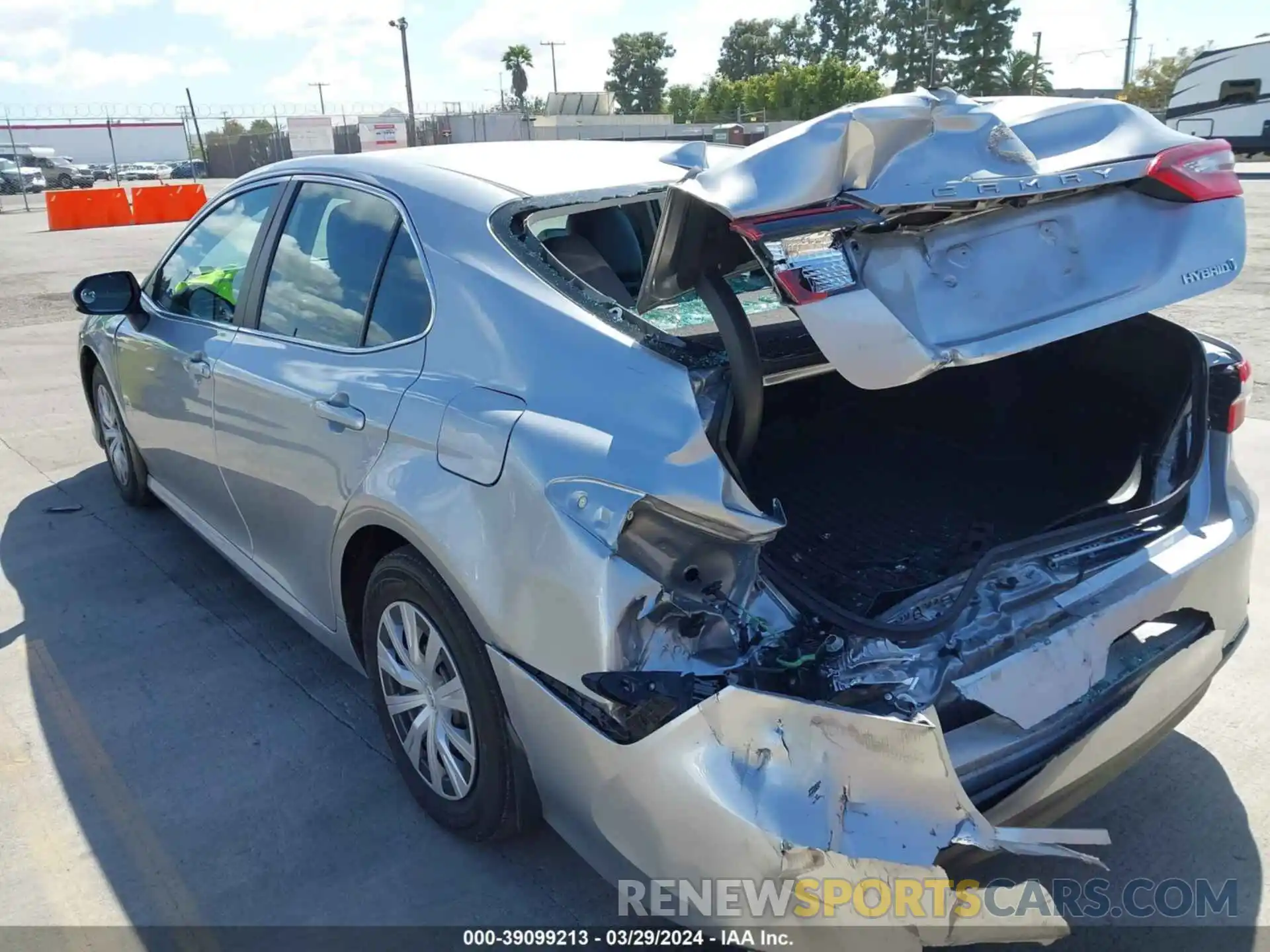 3 Photograph of a damaged car 4T1C31AK2NU575836 TOYOTA CAMRY 2022