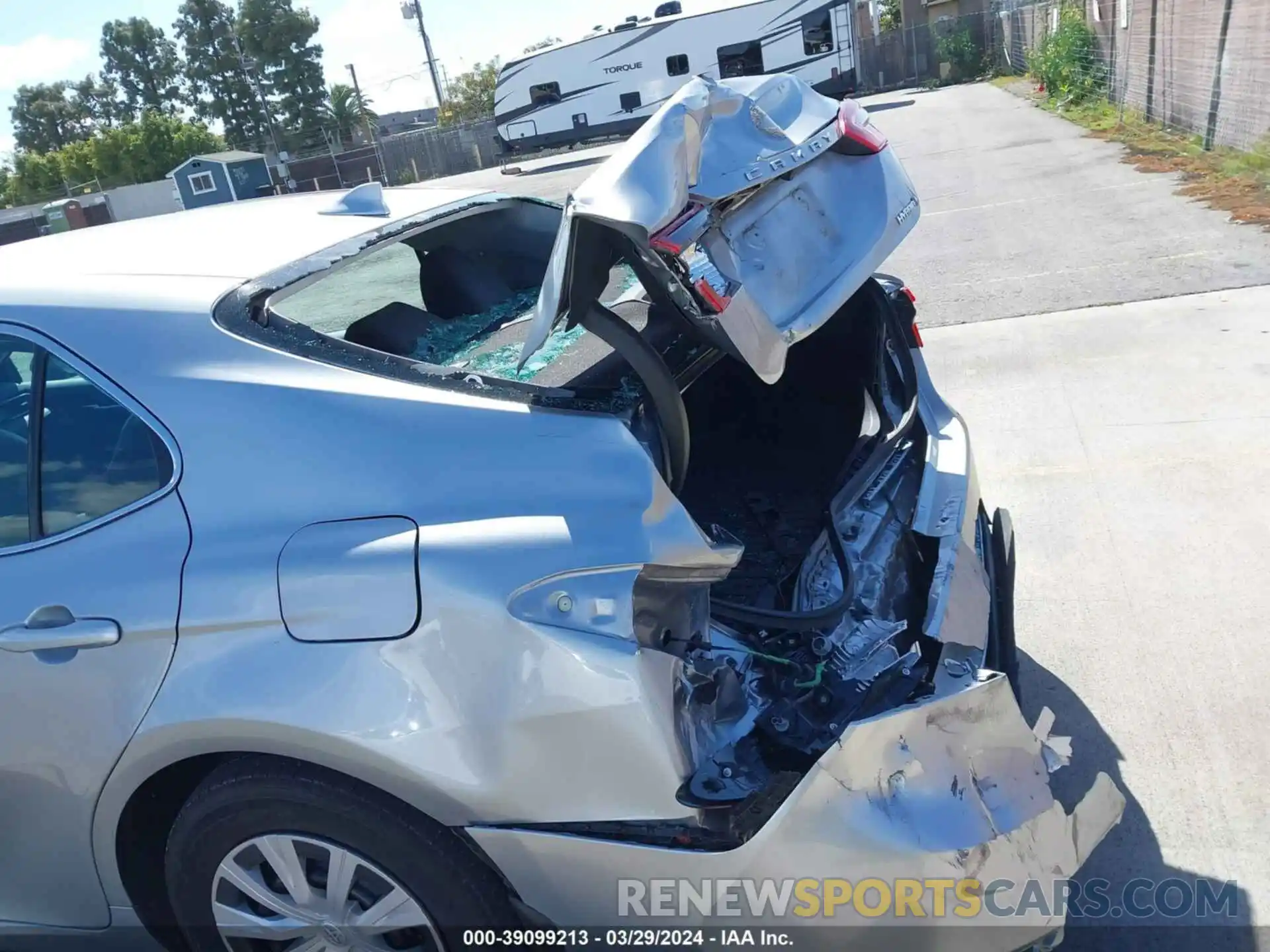 6 Photograph of a damaged car 4T1C31AK2NU575836 TOYOTA CAMRY 2022