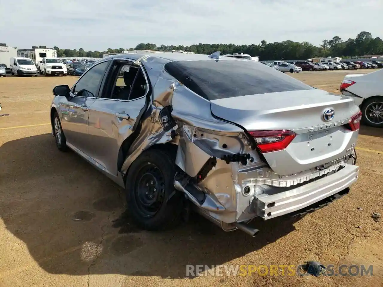 3 Photograph of a damaged car 4T1C31AK2NU585329 TOYOTA CAMRY 2022