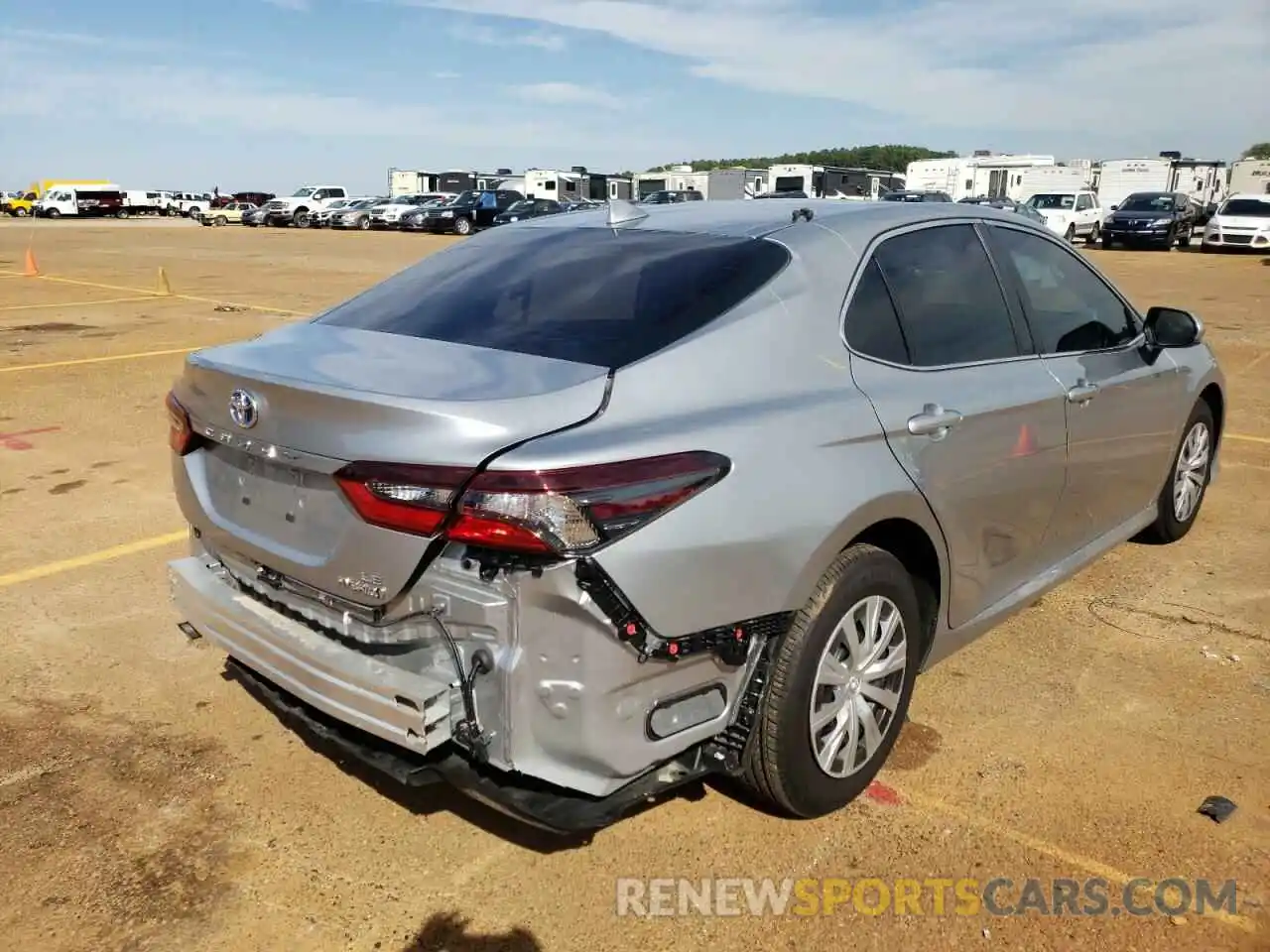 4 Photograph of a damaged car 4T1C31AK2NU585329 TOYOTA CAMRY 2022