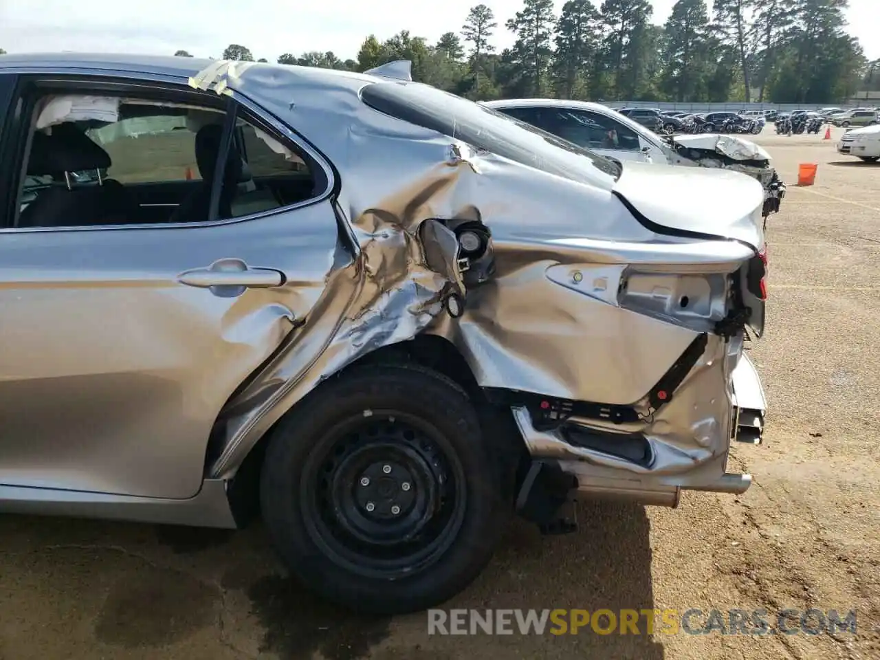 9 Photograph of a damaged car 4T1C31AK2NU585329 TOYOTA CAMRY 2022