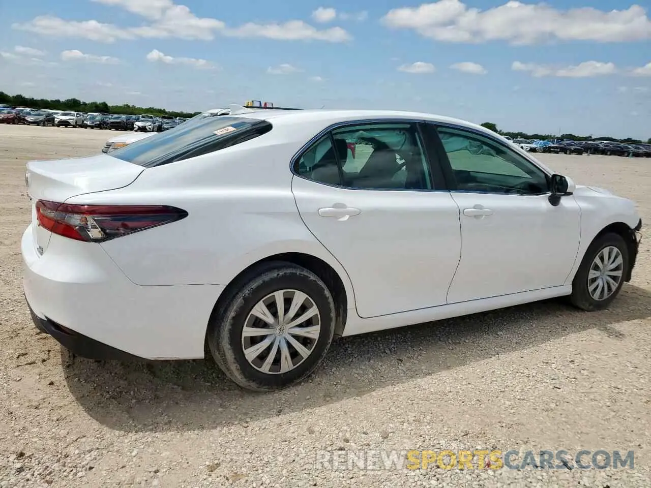 3 Photograph of a damaged car 4T1C31AK2NU585783 TOYOTA CAMRY 2022