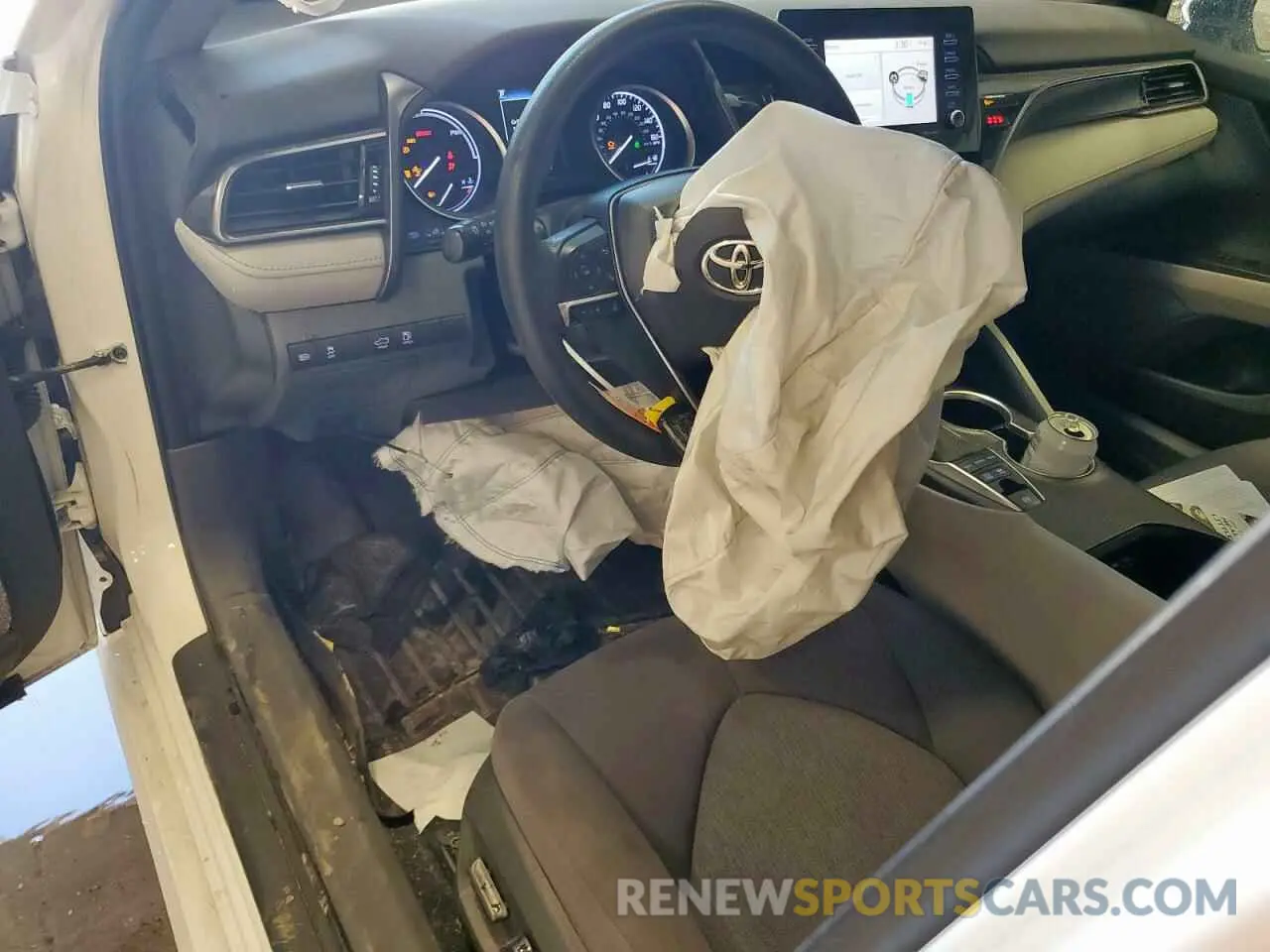 8 Photograph of a damaged car 4T1C31AK2NU585783 TOYOTA CAMRY 2022