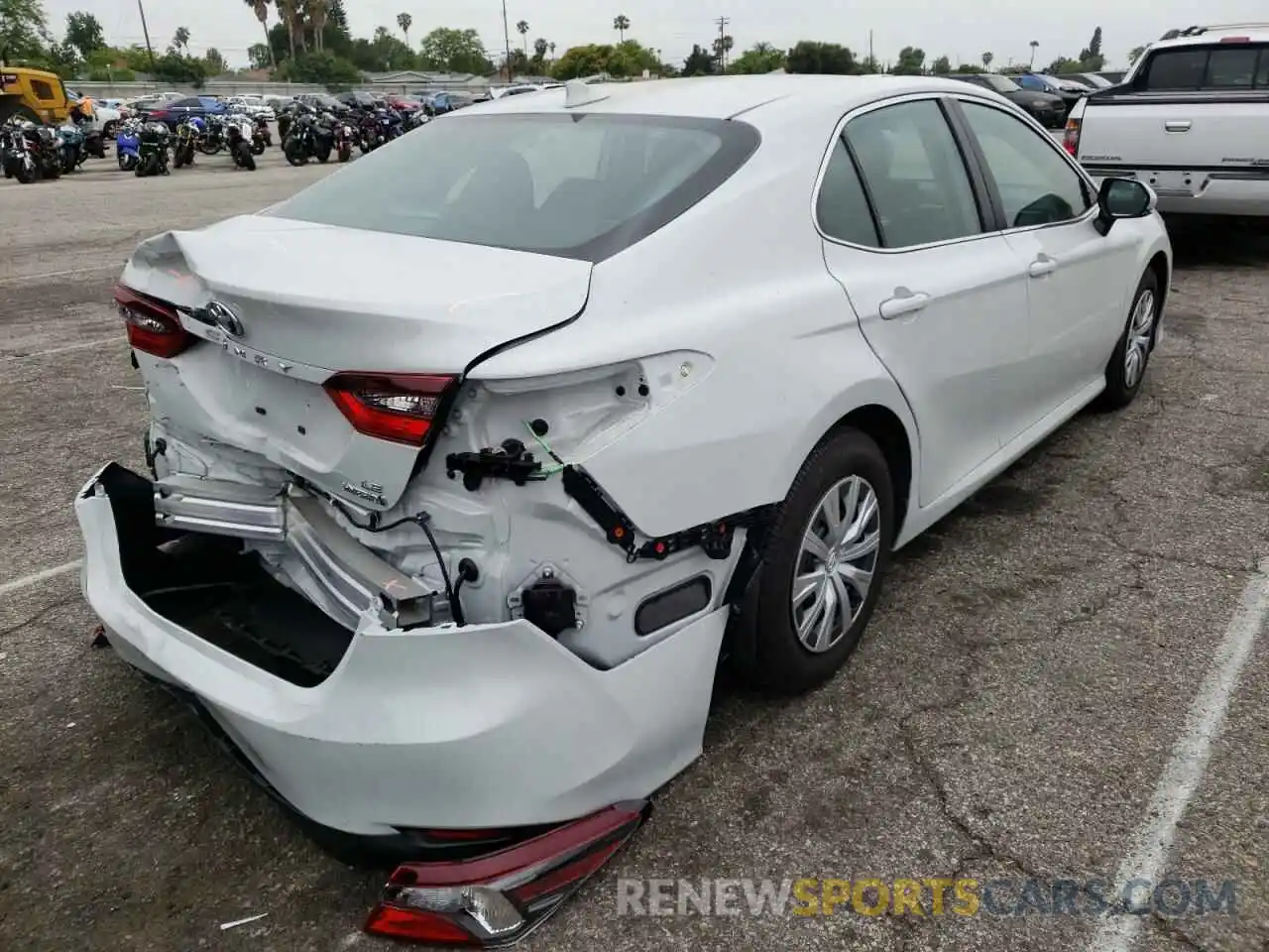 4 Photograph of a damaged car 4T1C31AK3NU037372 TOYOTA CAMRY 2022