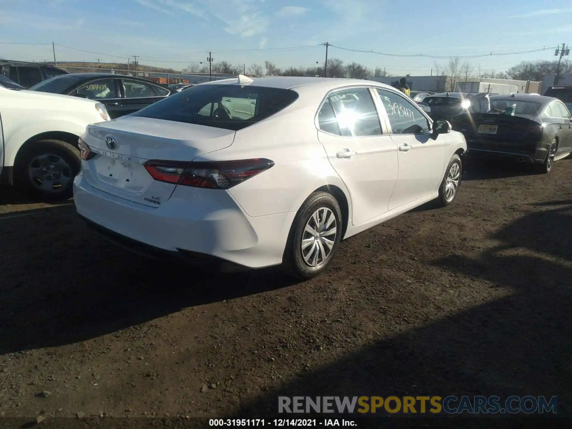 4 Photograph of a damaged car 4T1C31AK3NU576851 TOYOTA CAMRY 2022