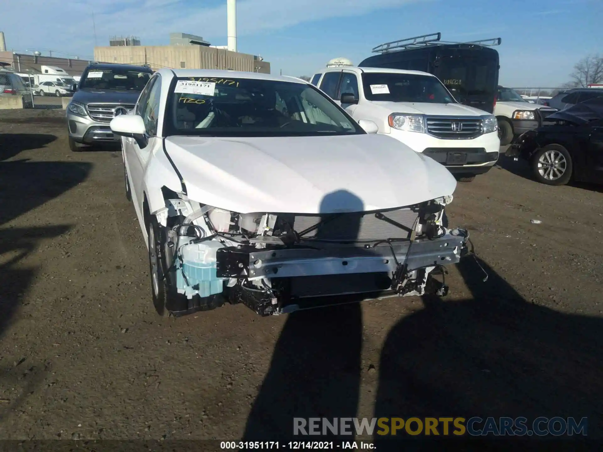 6 Photograph of a damaged car 4T1C31AK3NU576851 TOYOTA CAMRY 2022