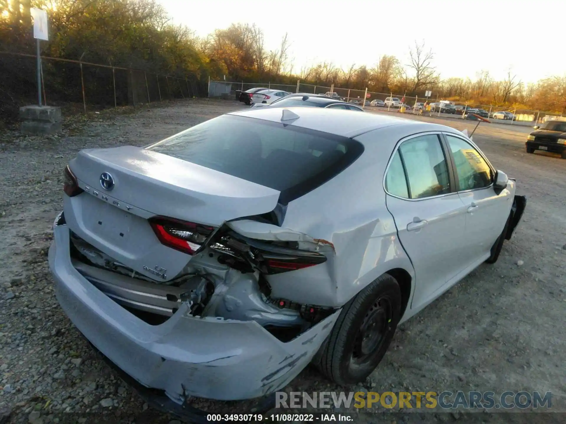 4 Photograph of a damaged car 4T1C31AK4NU037901 TOYOTA CAMRY 2022