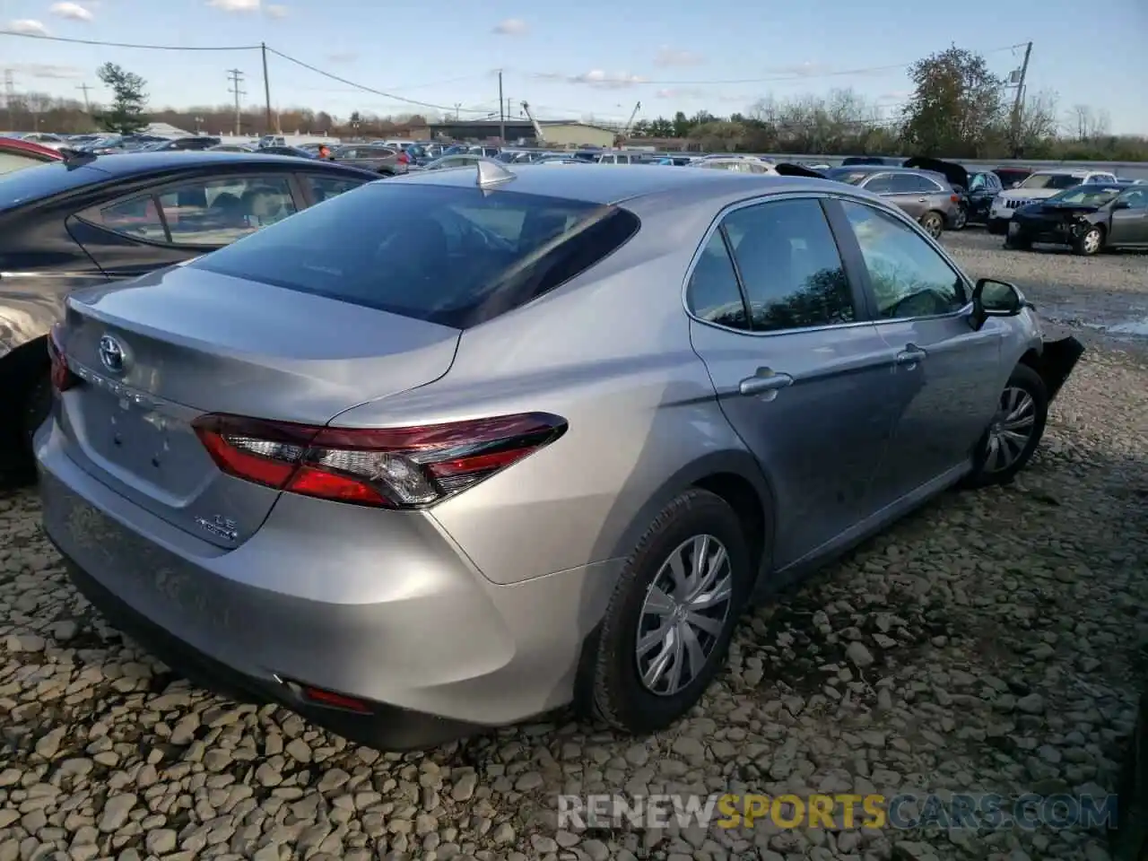 4 Photograph of a damaged car 4T1C31AK4NU573098 TOYOTA CAMRY 2022