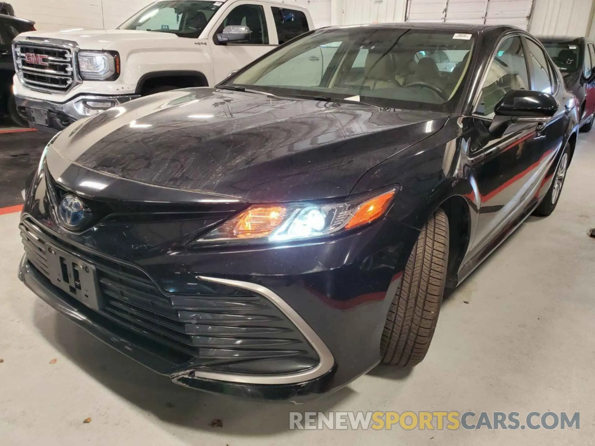 8 Photograph of a damaged car 4T1C31AK4NU580374 TOYOTA CAMRY 2022