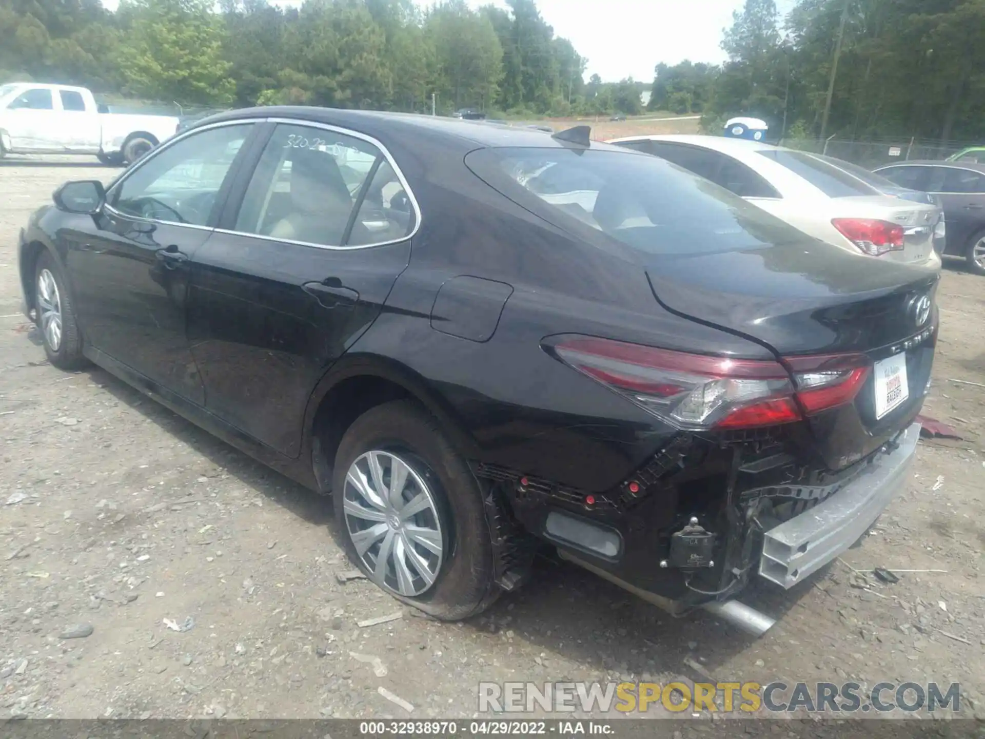 3 Photograph of a damaged car 4T1C31AK4NU581329 TOYOTA CAMRY 2022