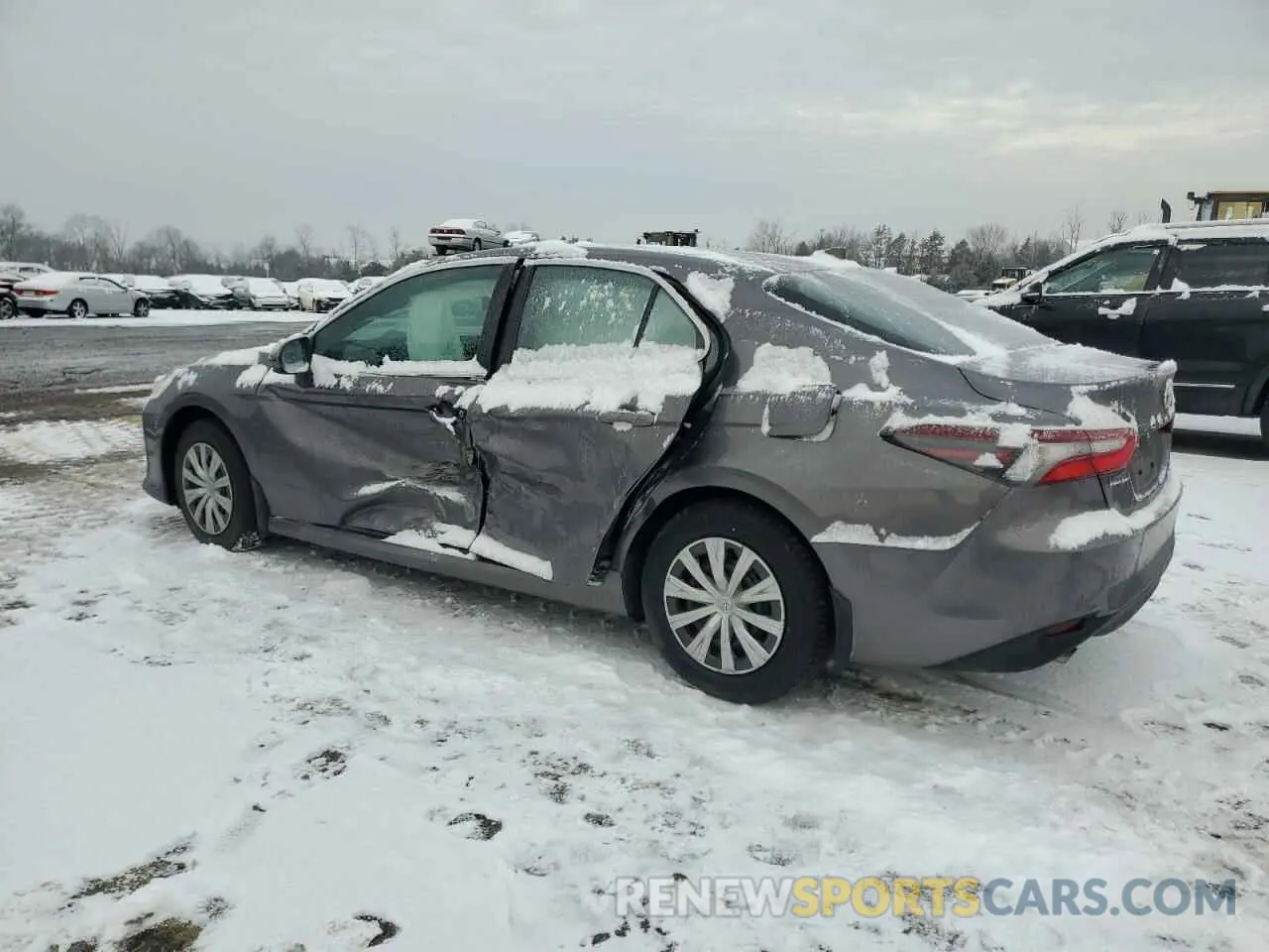 2 Photograph of a damaged car 4T1C31AK4NU596736 TOYOTA CAMRY 2022