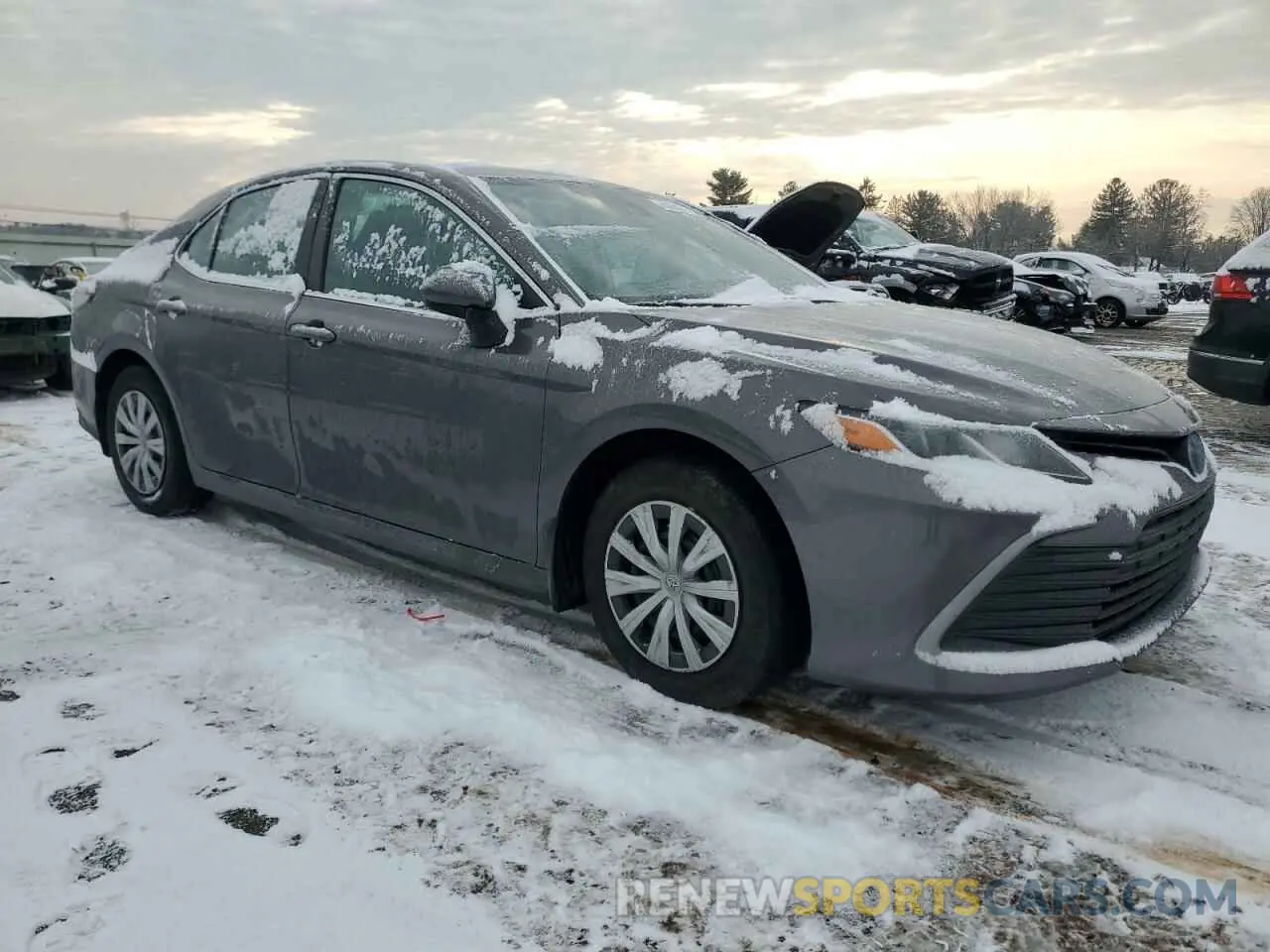 4 Photograph of a damaged car 4T1C31AK4NU596736 TOYOTA CAMRY 2022