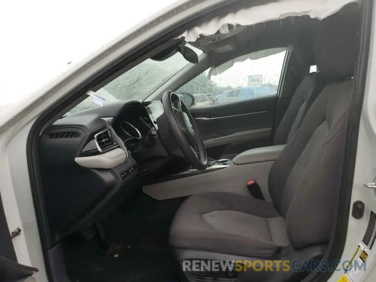 7 Photograph of a damaged car 4T1C31AK5NU035980 TOYOTA CAMRY 2022