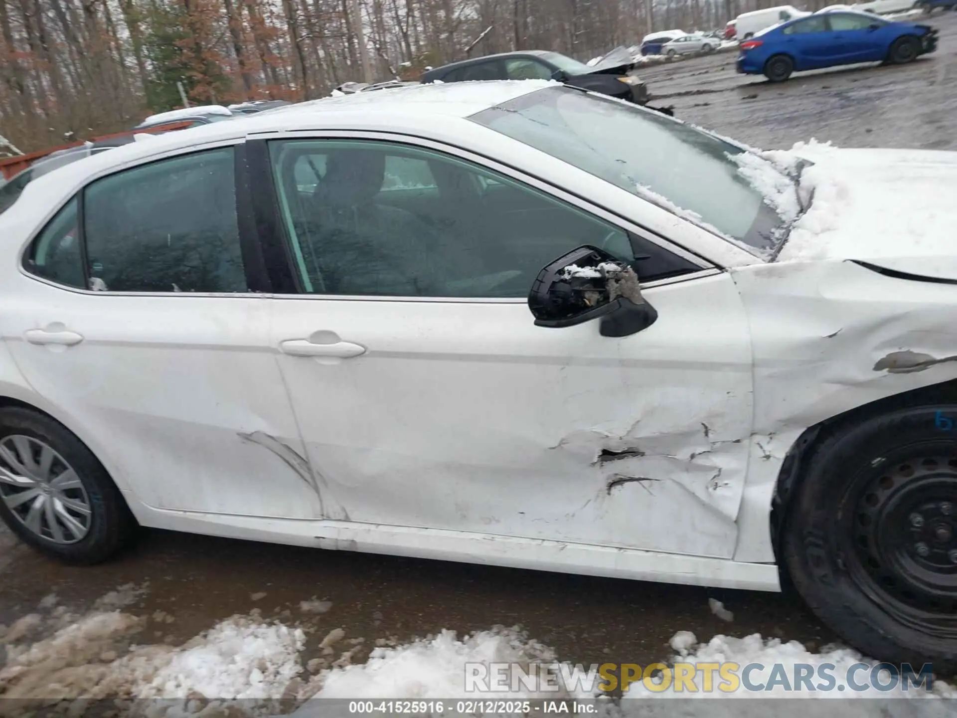 13 Photograph of a damaged car 4T1C31AK5NU039267 TOYOTA CAMRY 2022