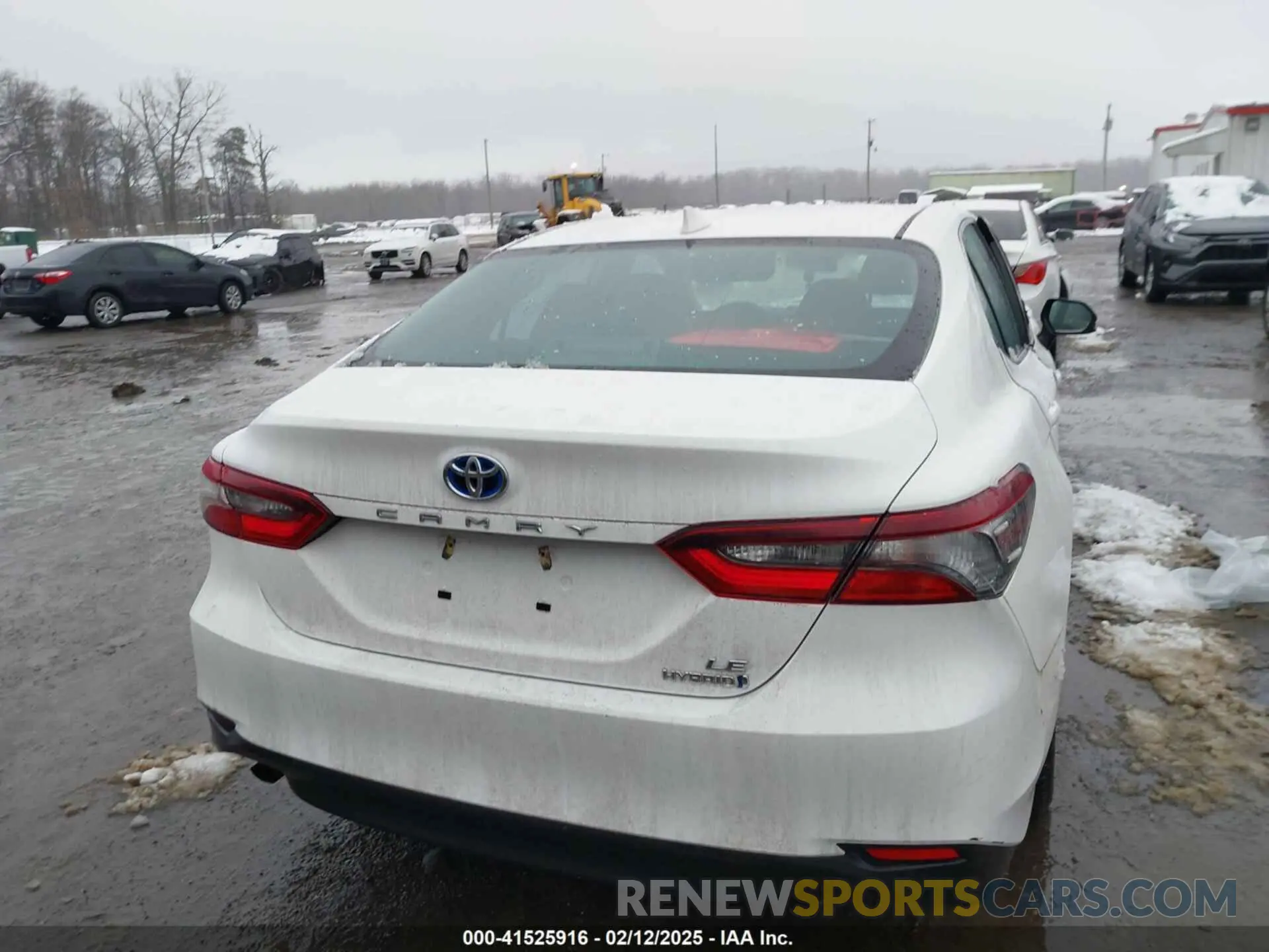16 Photograph of a damaged car 4T1C31AK5NU039267 TOYOTA CAMRY 2022