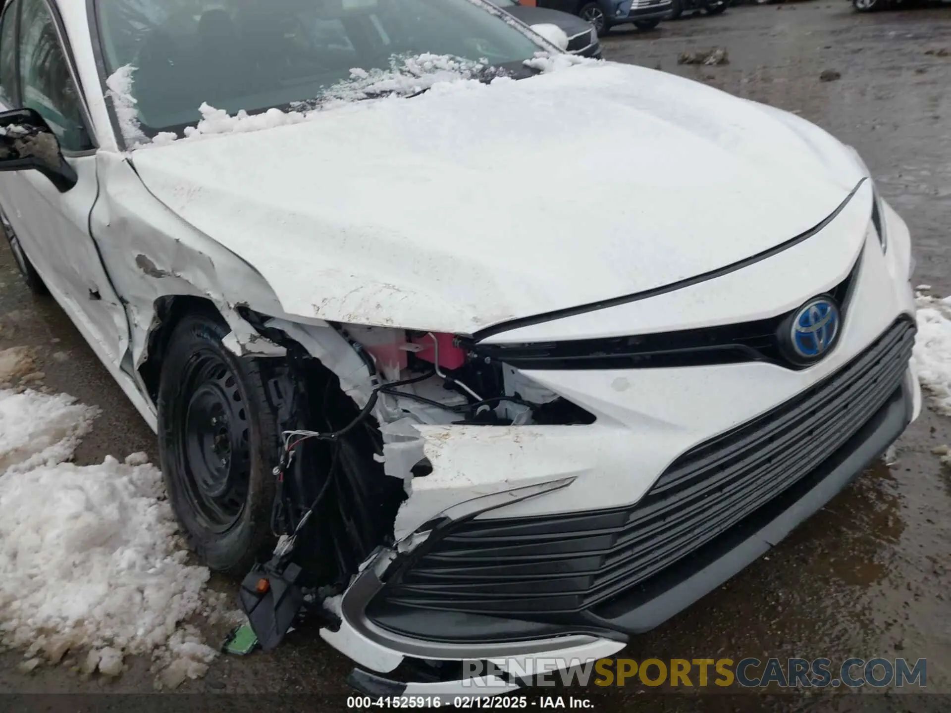 6 Photograph of a damaged car 4T1C31AK5NU039267 TOYOTA CAMRY 2022