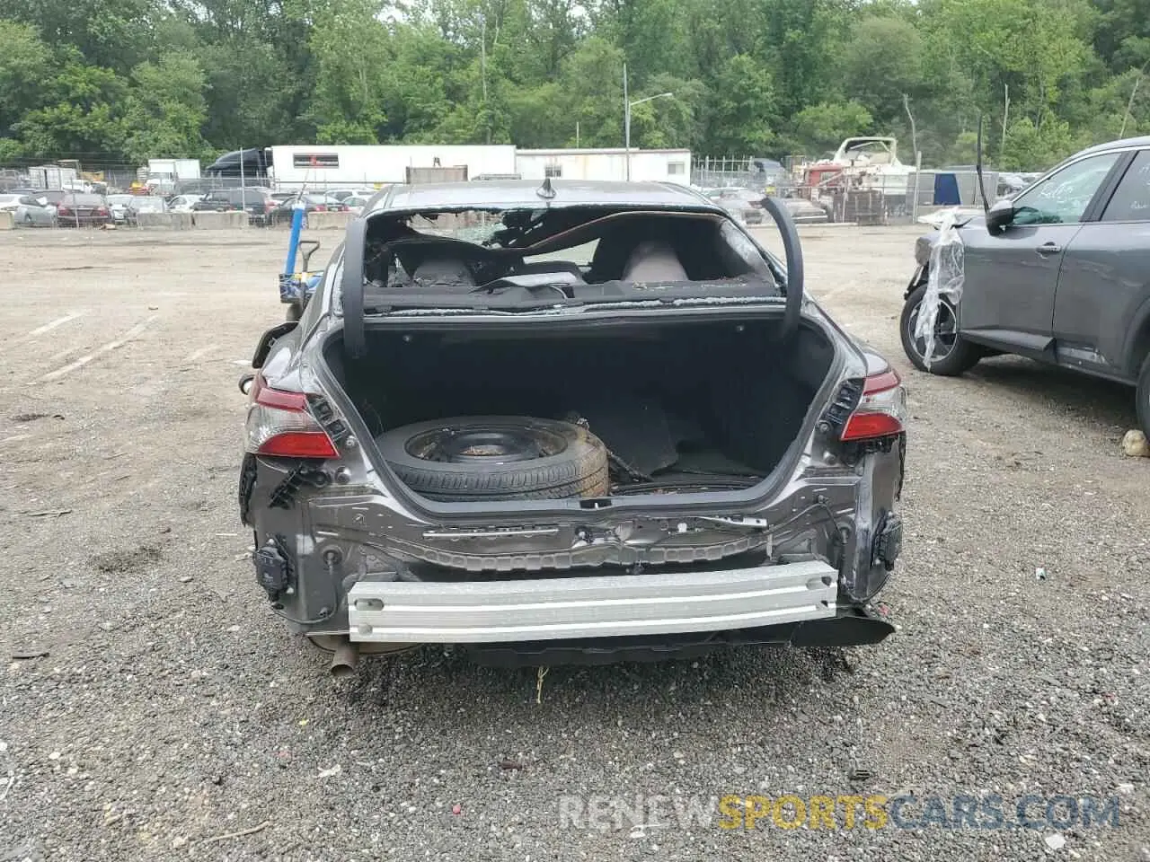 6 Photograph of a damaged car 4T1C31AK5NU581128 TOYOTA CAMRY 2022