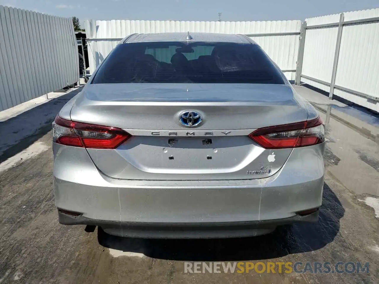 6 Photograph of a damaged car 4T1C31AK6NU575340 TOYOTA CAMRY 2022