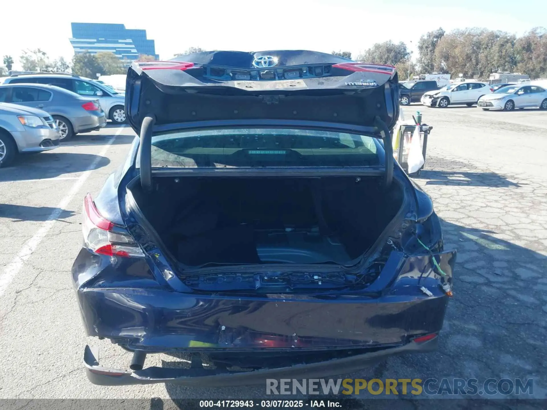 16 Photograph of a damaged car 4T1C31AK7NU042879 TOYOTA CAMRY 2022