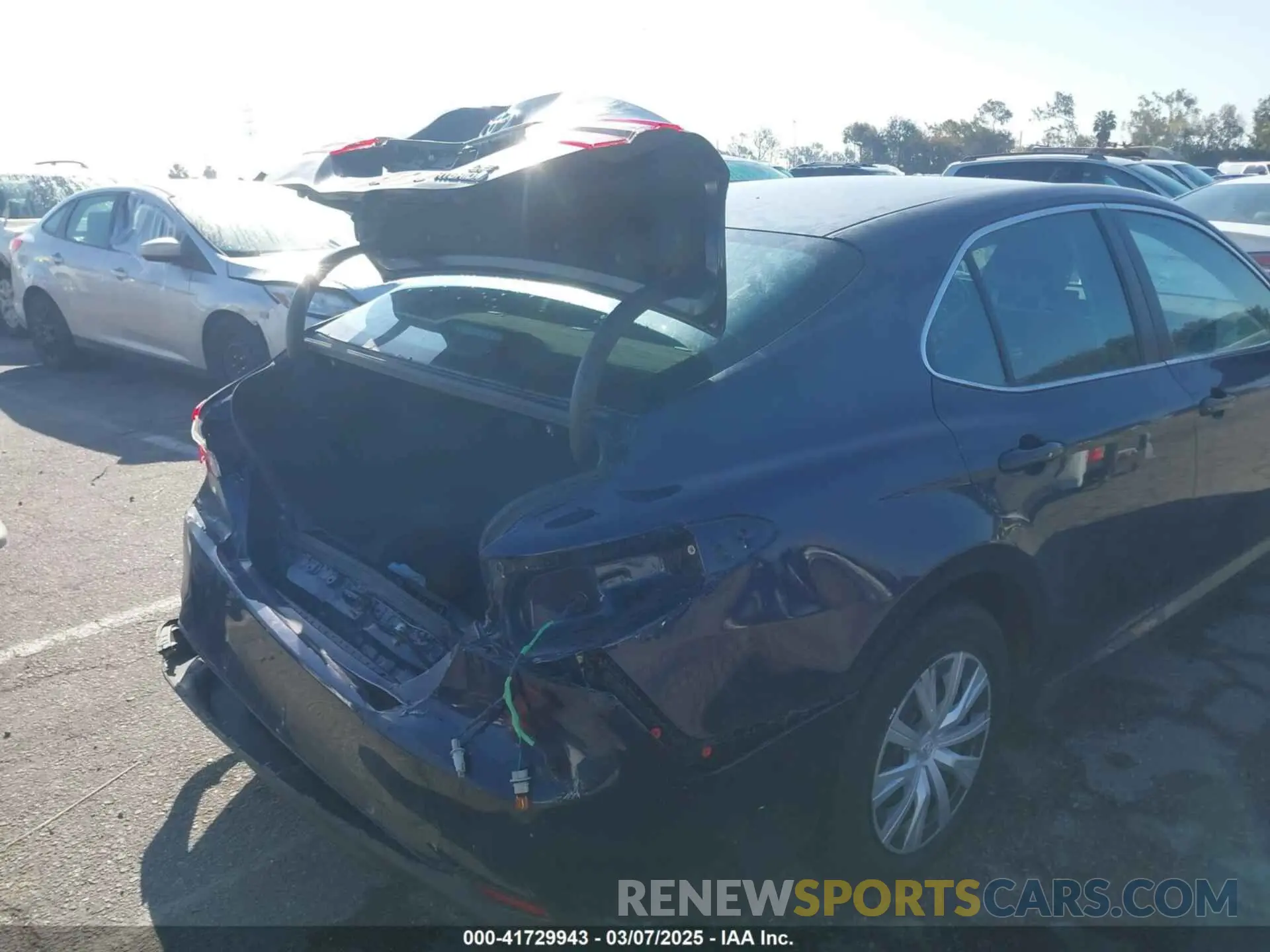 17 Photograph of a damaged car 4T1C31AK7NU042879 TOYOTA CAMRY 2022
