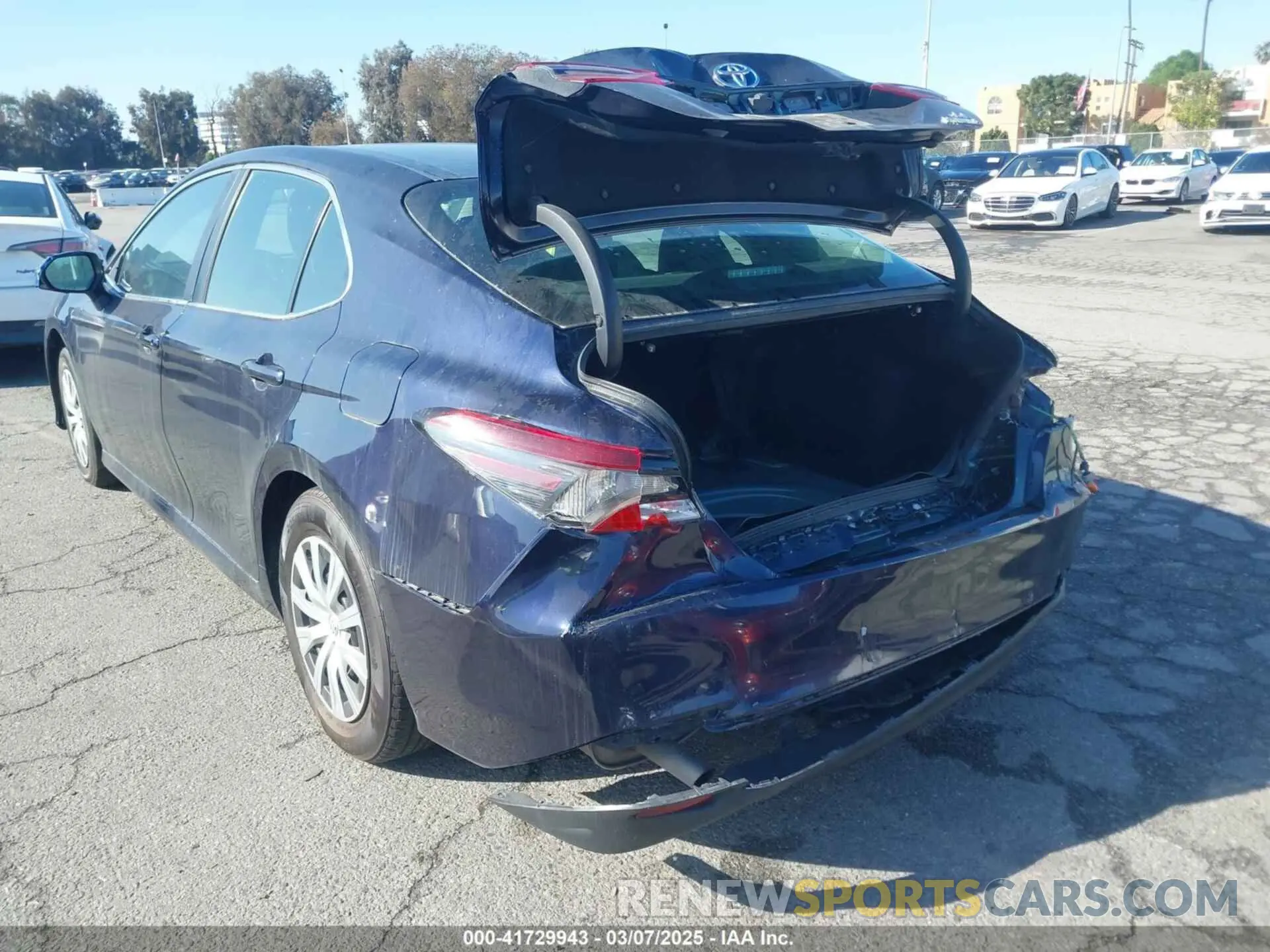 4 Photograph of a damaged car 4T1C31AK7NU042879 TOYOTA CAMRY 2022