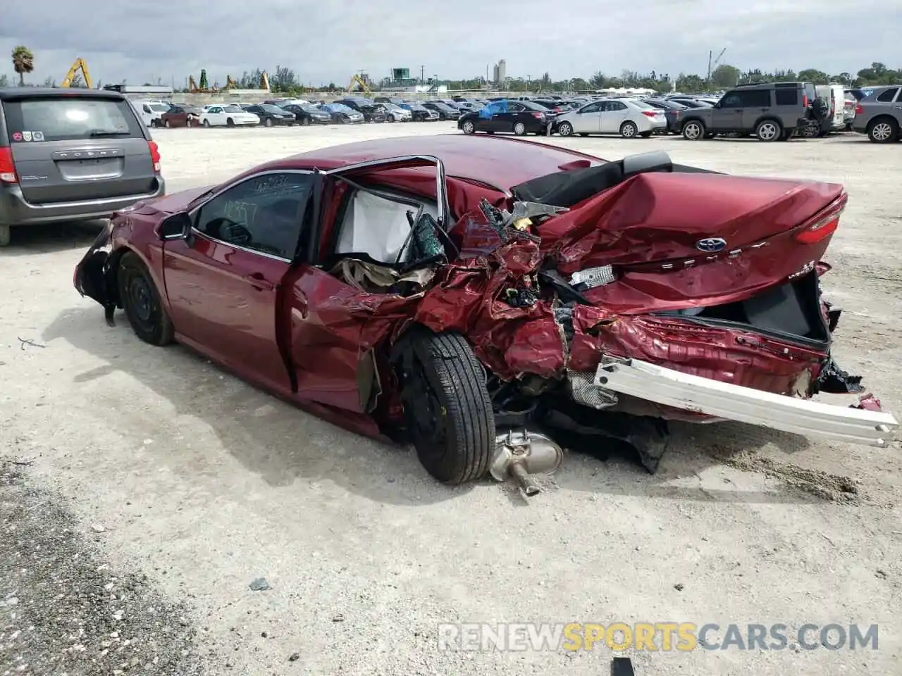 3 Photograph of a damaged car 4T1C31AK7NU572236 TOYOTA CAMRY 2022