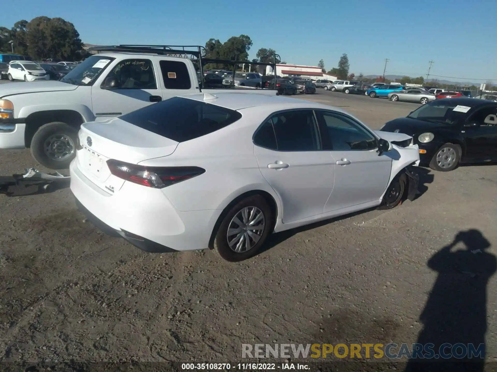 4 Photograph of a damaged car 4T1C31AK7NU572740 TOYOTA CAMRY 2022