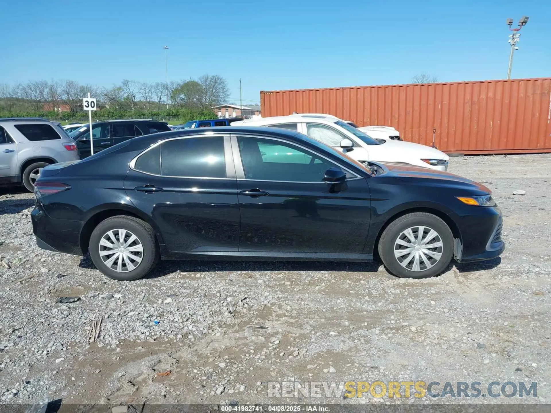 13 Photograph of a damaged car 4T1C31AK7NU580160 TOYOTA CAMRY 2022