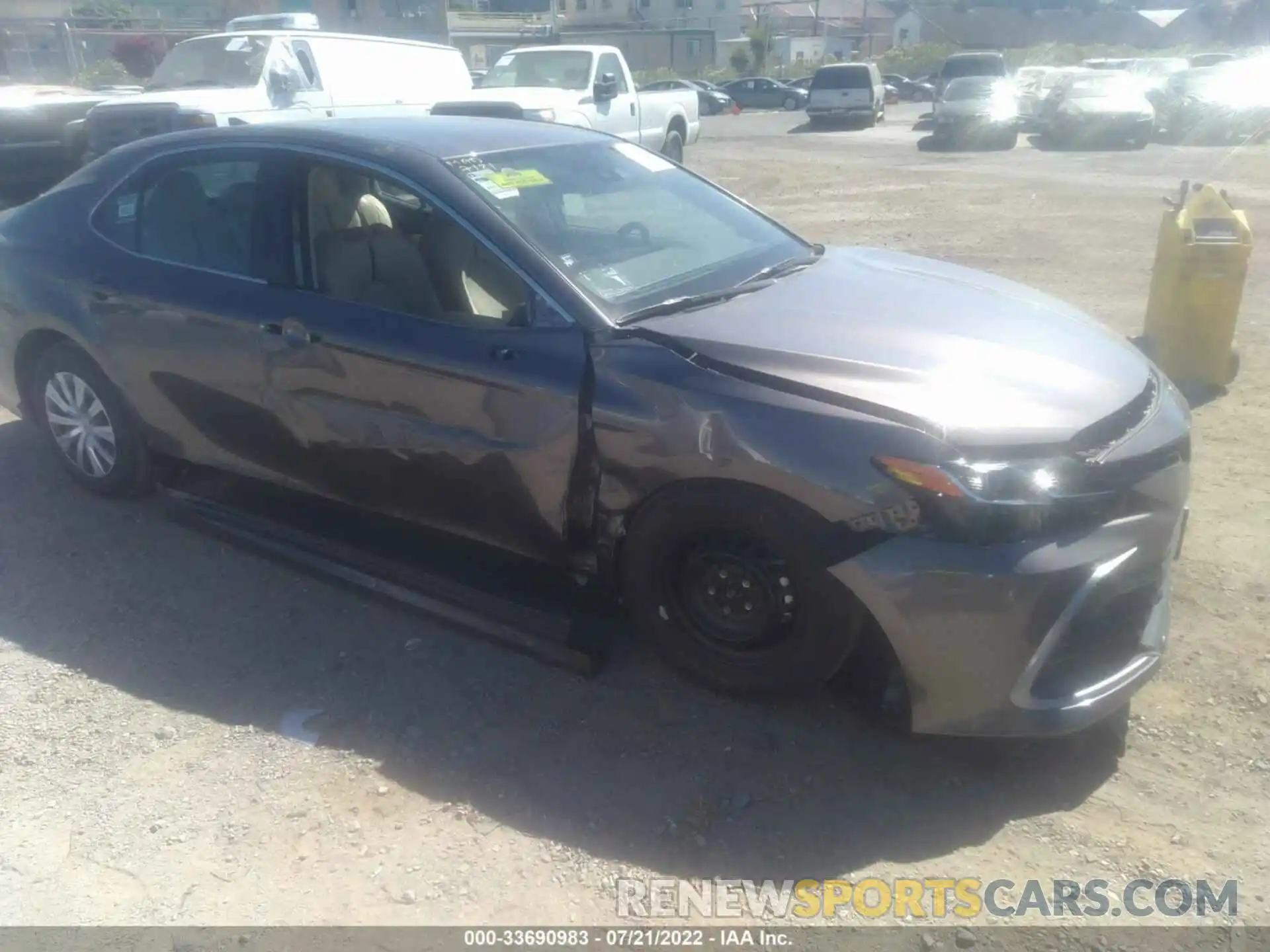 6 Photograph of a damaged car 4T1C31AK7NU590297 TOYOTA CAMRY 2022