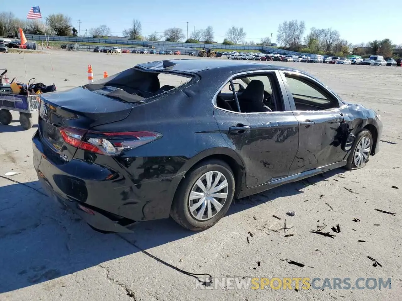 3 Photograph of a damaged car 4T1C31AK8NU570687 TOYOTA CAMRY 2022