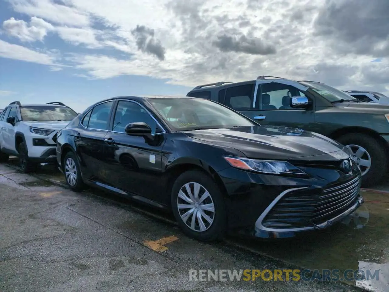 4 Photograph of a damaged car 4T1C31AK8NU576909 TOYOTA CAMRY 2022