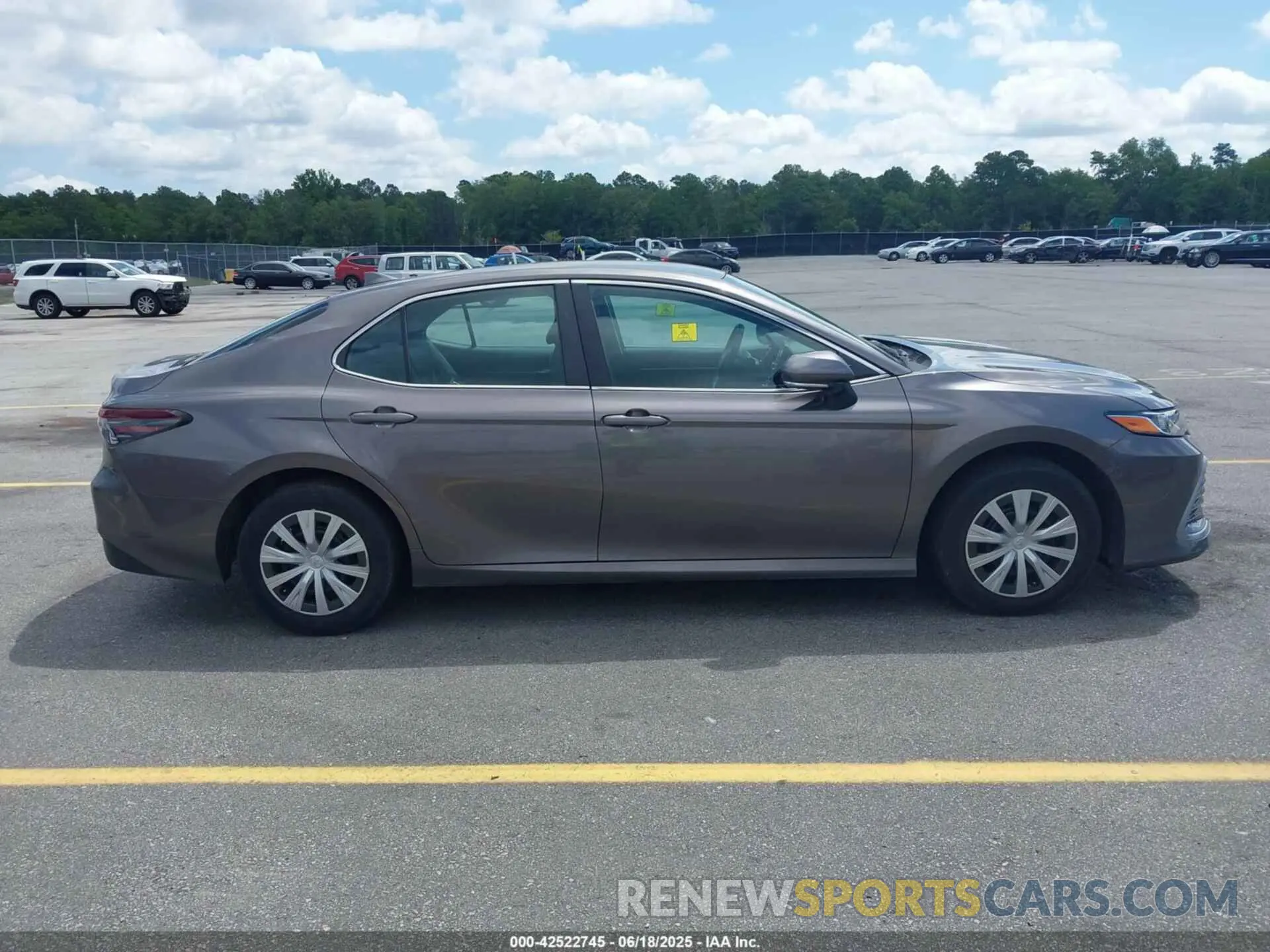 13 Photograph of a damaged car 4T1C31AK8NU581785 TOYOTA CAMRY 2022