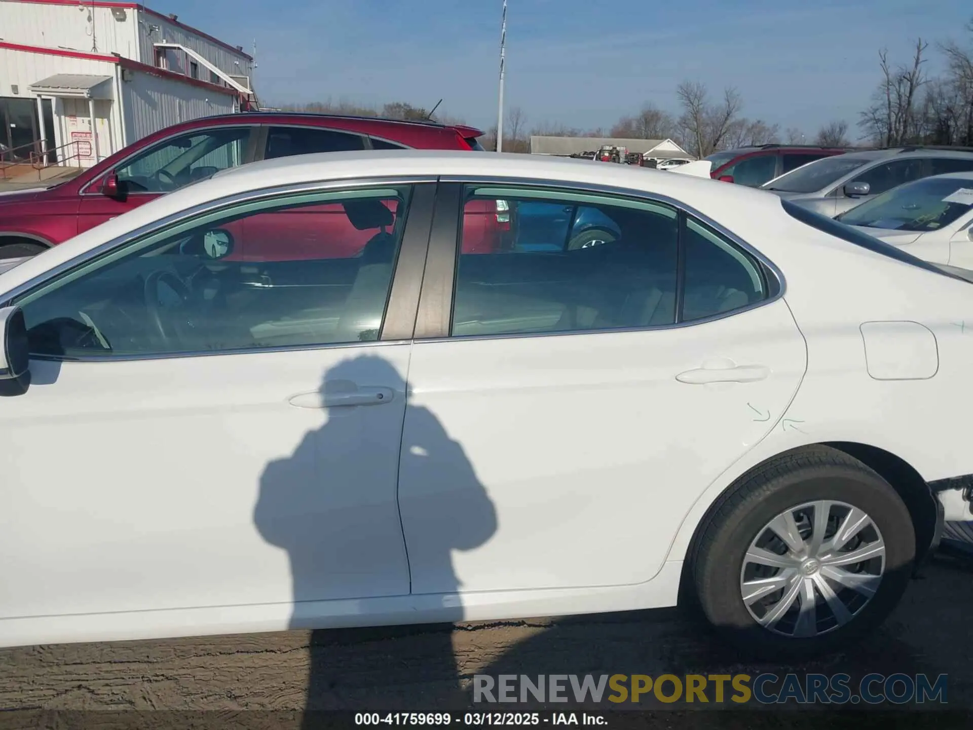14 Photograph of a damaged car 4T1C31AK8NU589613 TOYOTA CAMRY 2022