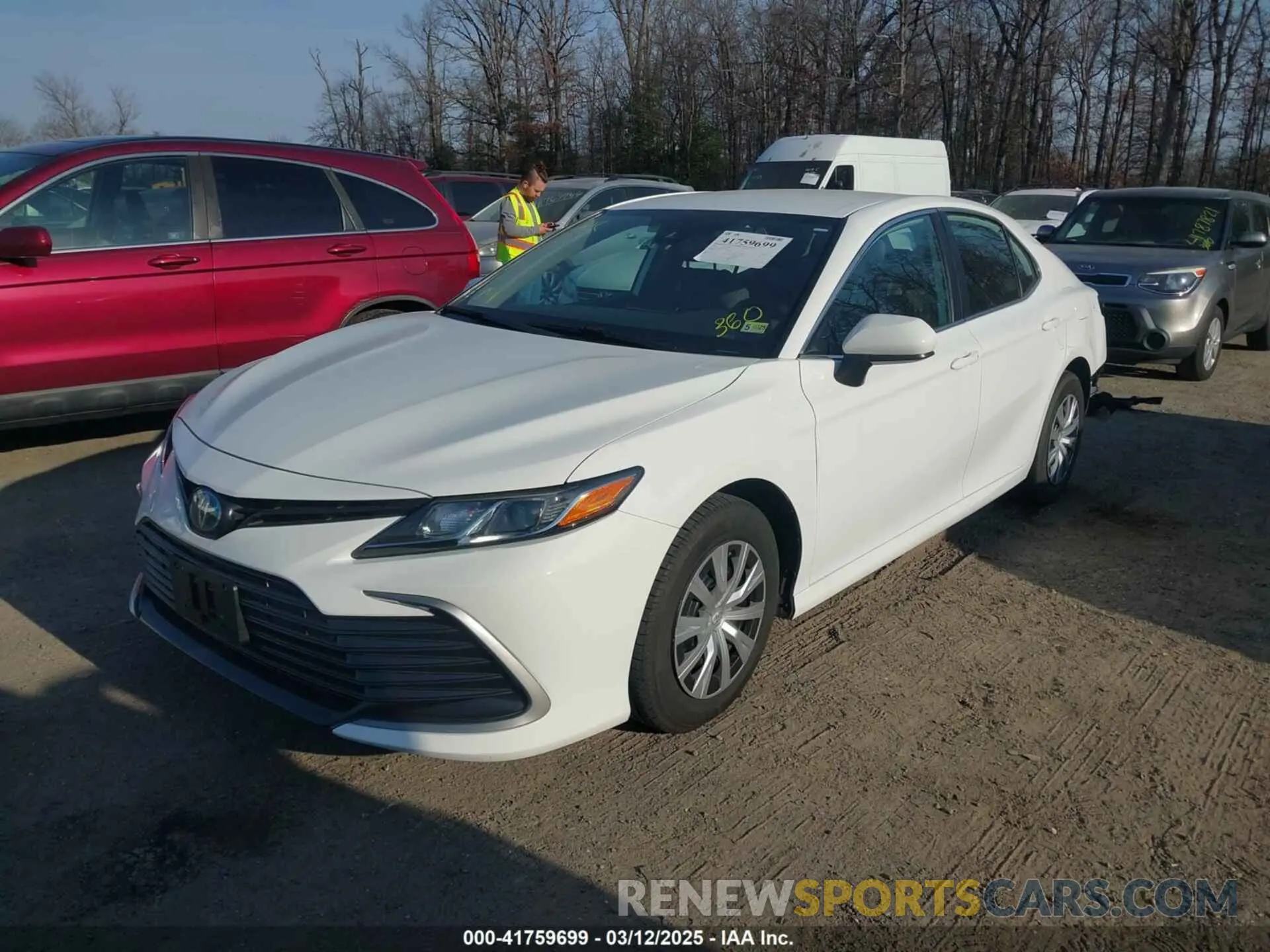 2 Photograph of a damaged car 4T1C31AK8NU589613 TOYOTA CAMRY 2022