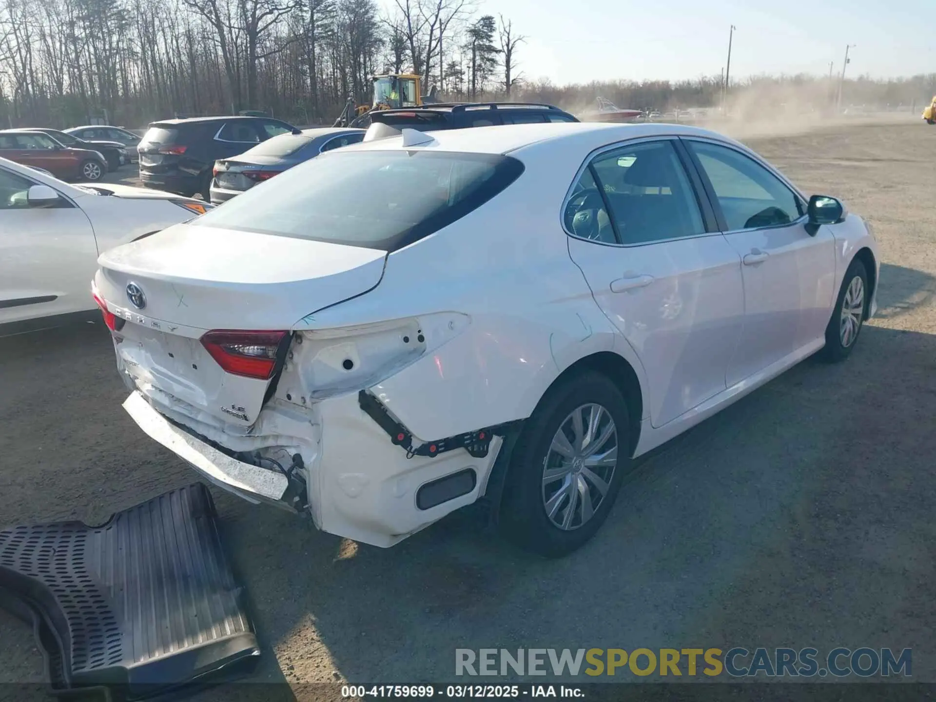 4 Photograph of a damaged car 4T1C31AK8NU589613 TOYOTA CAMRY 2022
