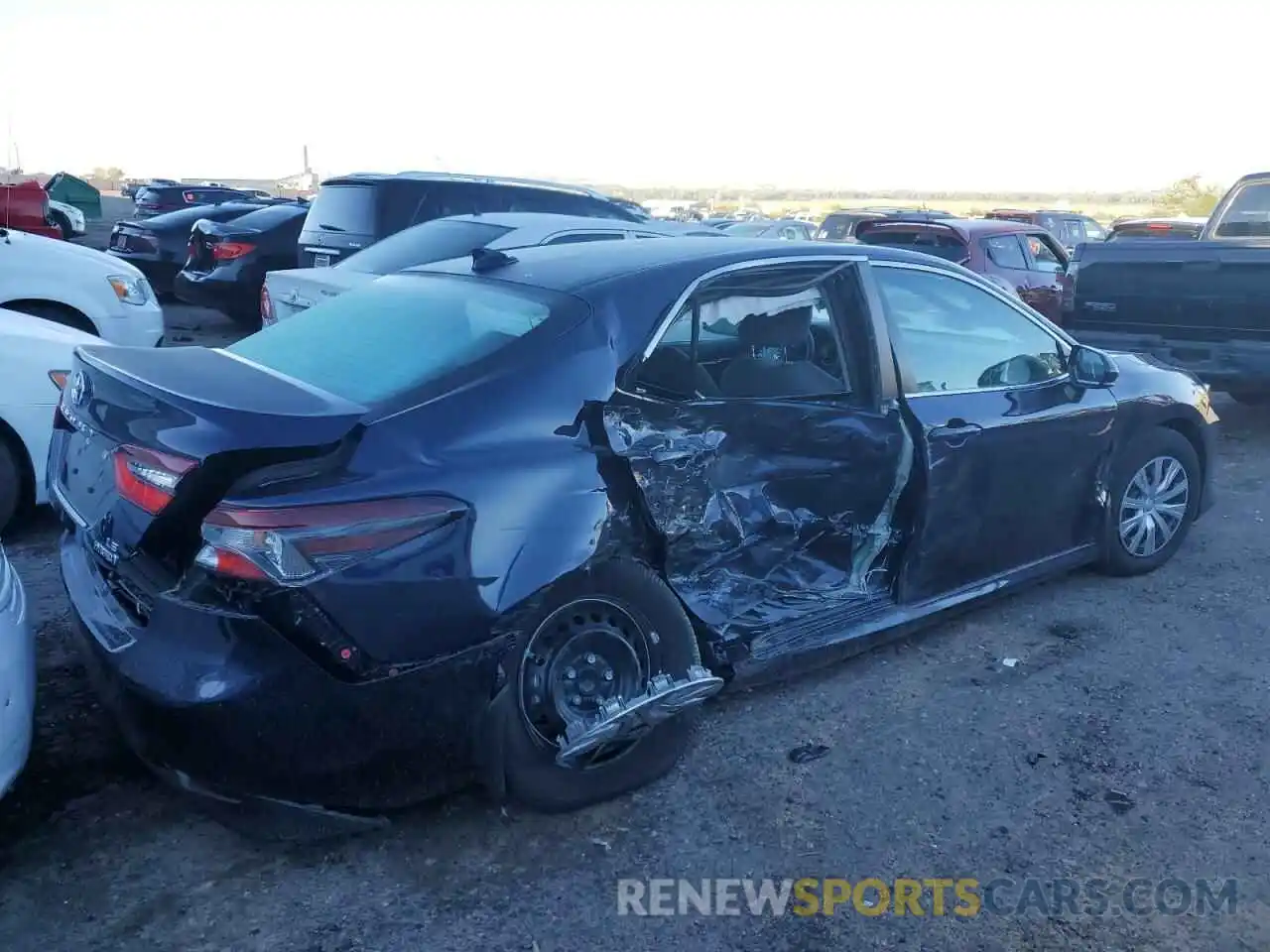 4 Photograph of a damaged car 4T1C31AK9NU040602 TOYOTA CAMRY 2022