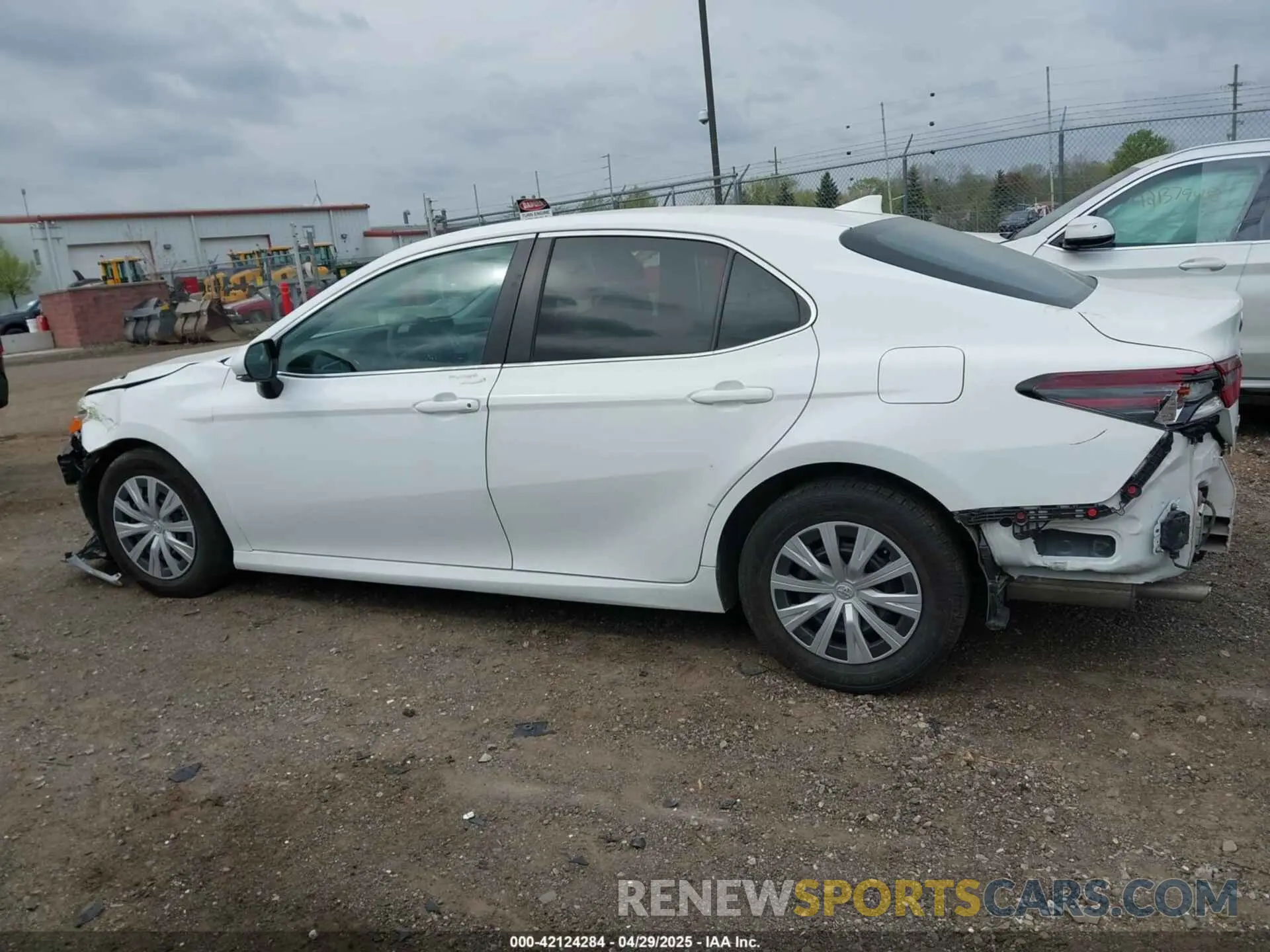 15 Photograph of a damaged car 4T1C31AK9NU572495 TOYOTA CAMRY 2022