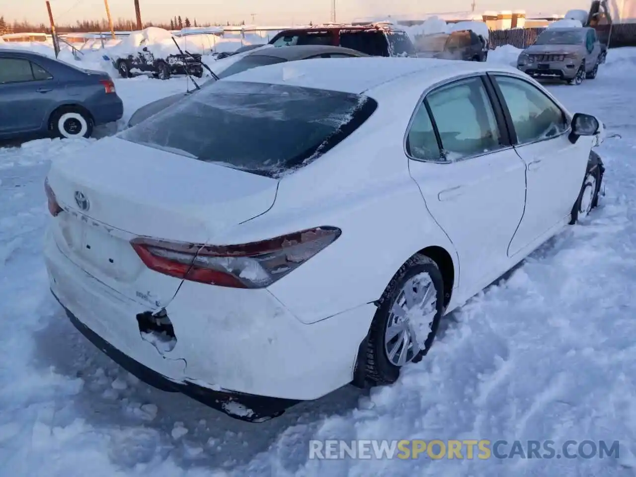 4 Photograph of a damaged car 4T1C31AK9NU574862 TOYOTA CAMRY 2022