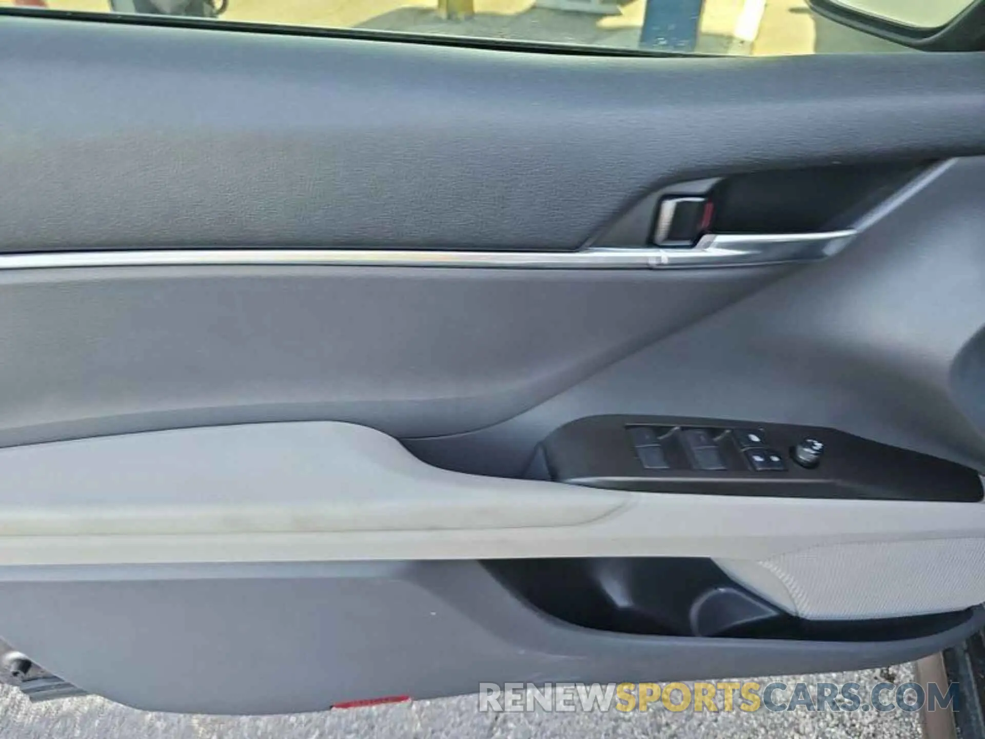 3 Photograph of a damaged car 4T1C31AK9NU580158 TOYOTA CAMRY 2022