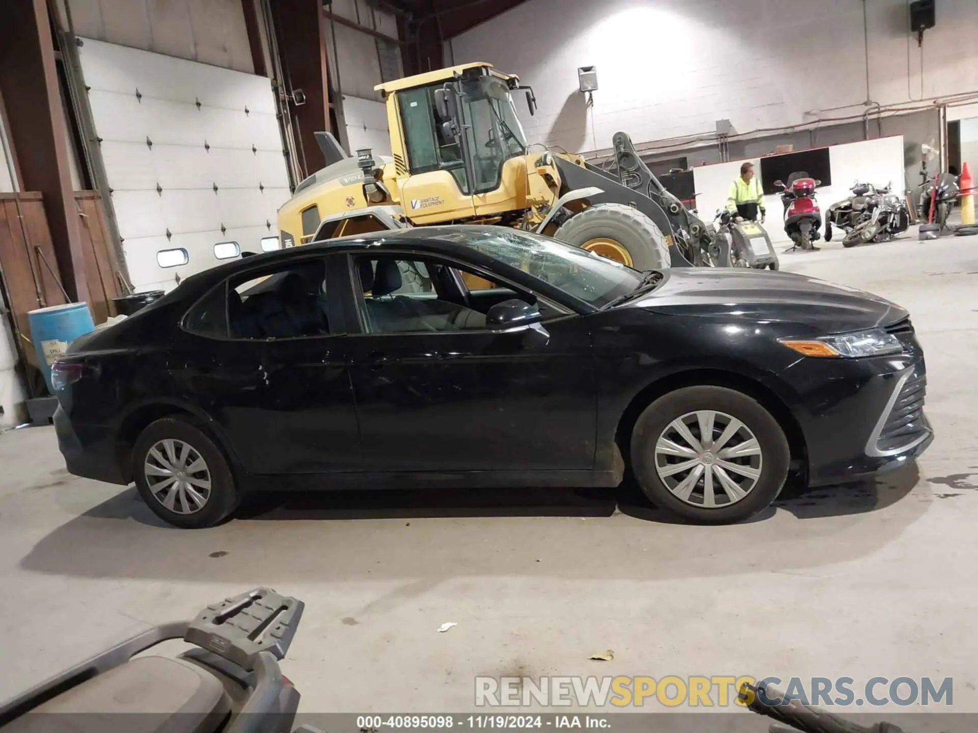 13 Photograph of a damaged car 4T1C31AK9NU582279 TOYOTA CAMRY 2022