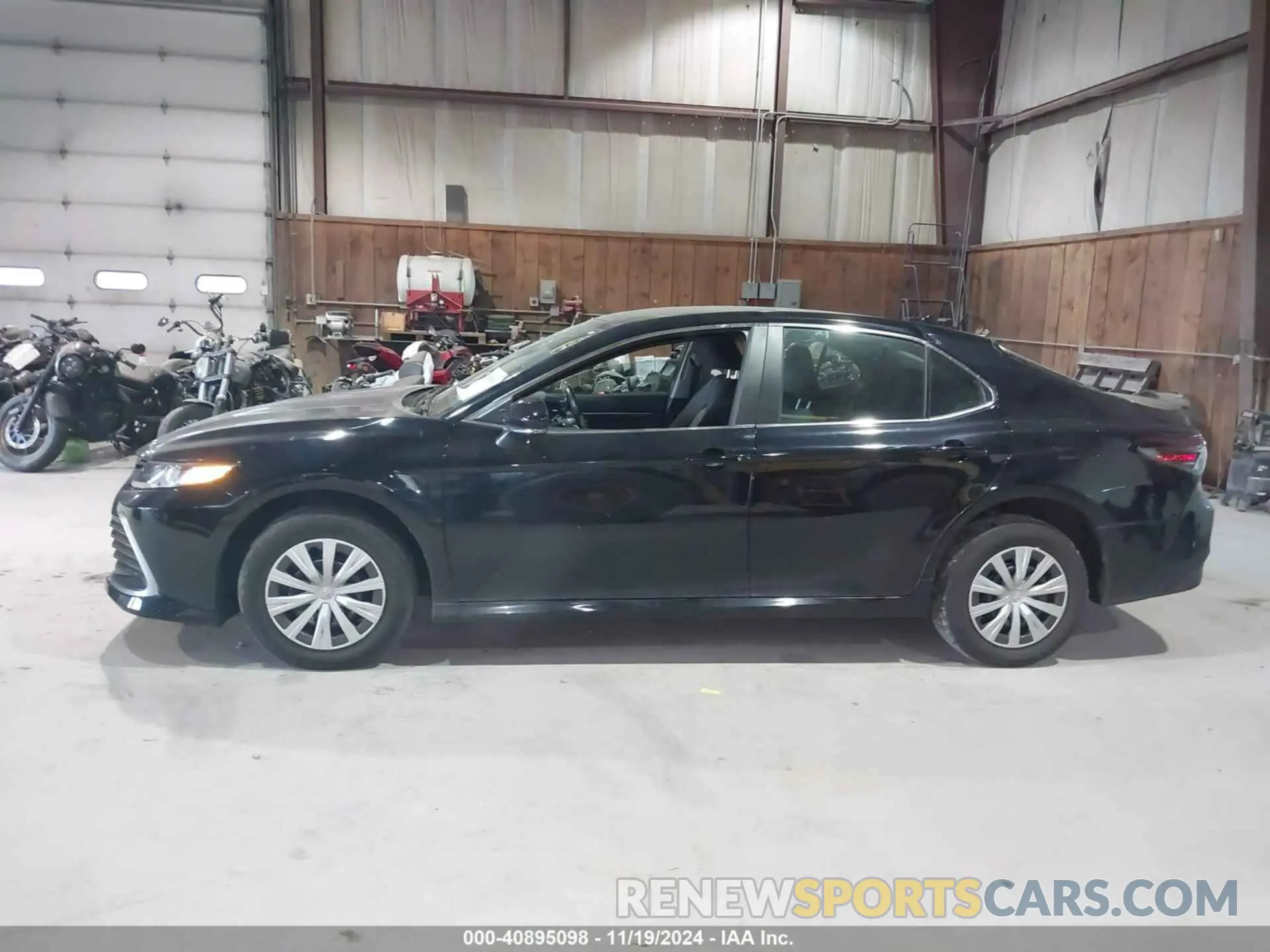 14 Photograph of a damaged car 4T1C31AK9NU582279 TOYOTA CAMRY 2022